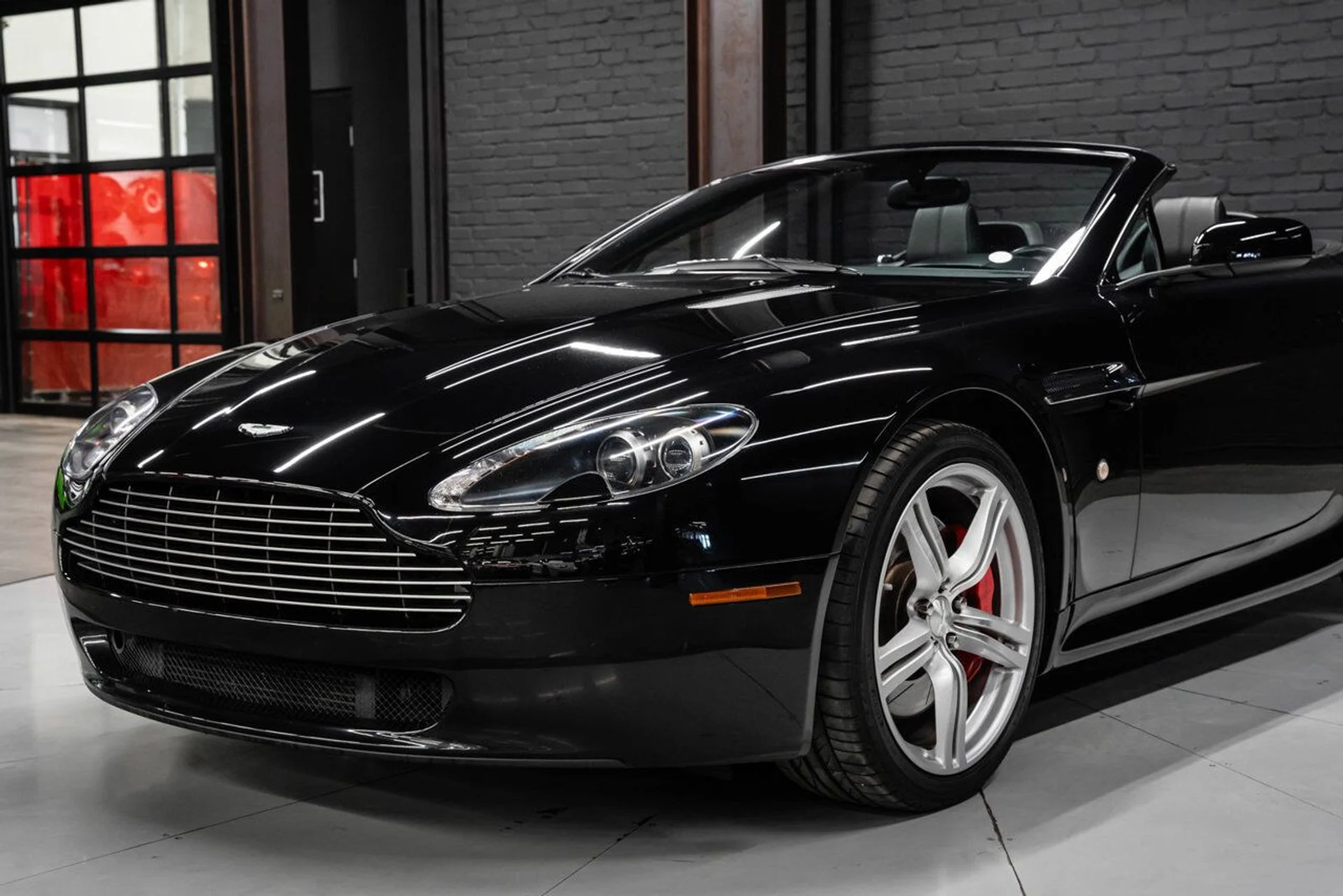 mph042_3116095531_aston_martin_vantage_2008_6ed5177488