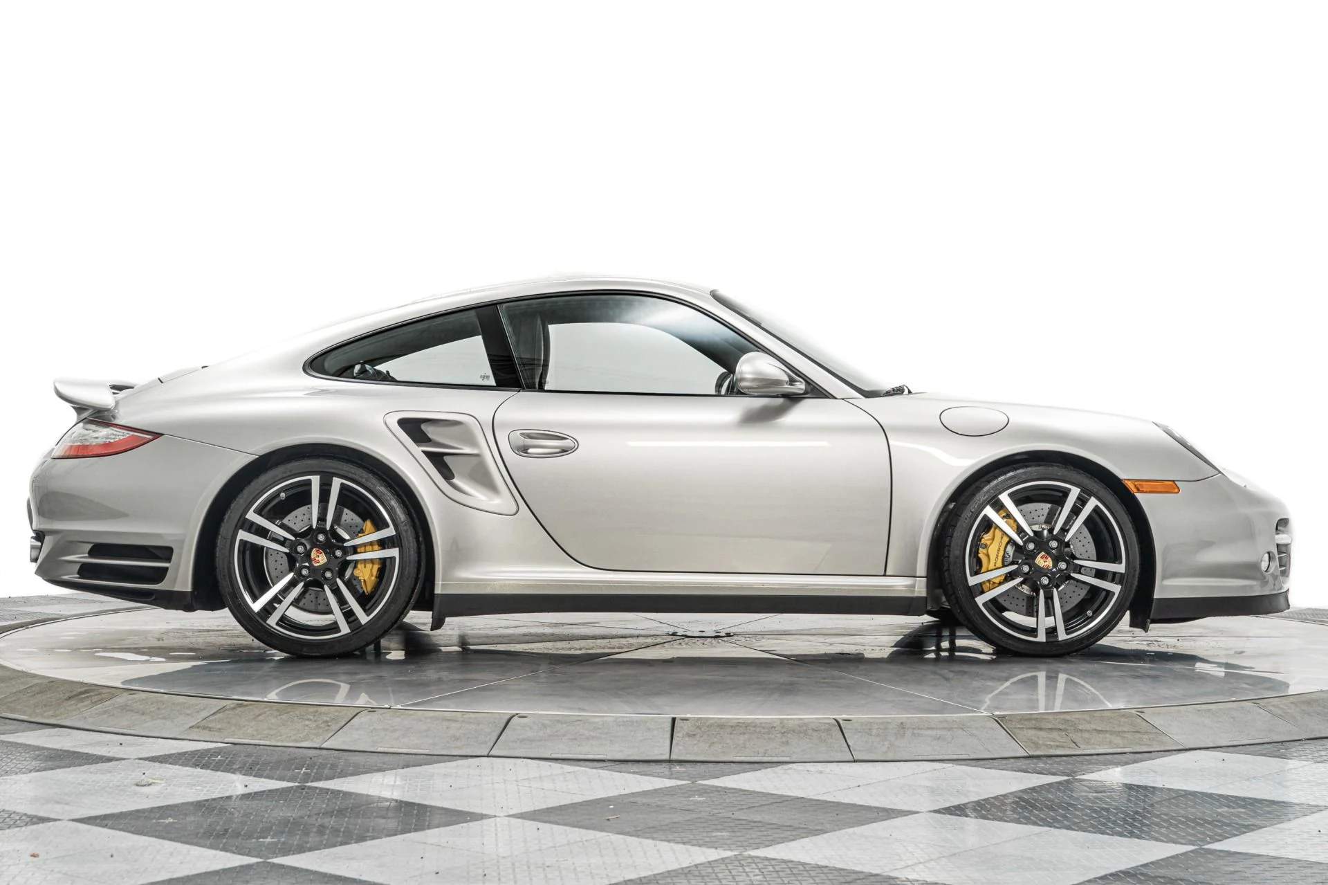mph042_3121327575_Used_2012_Porsche_911_Turbo_S_1757346944_87b9e35900