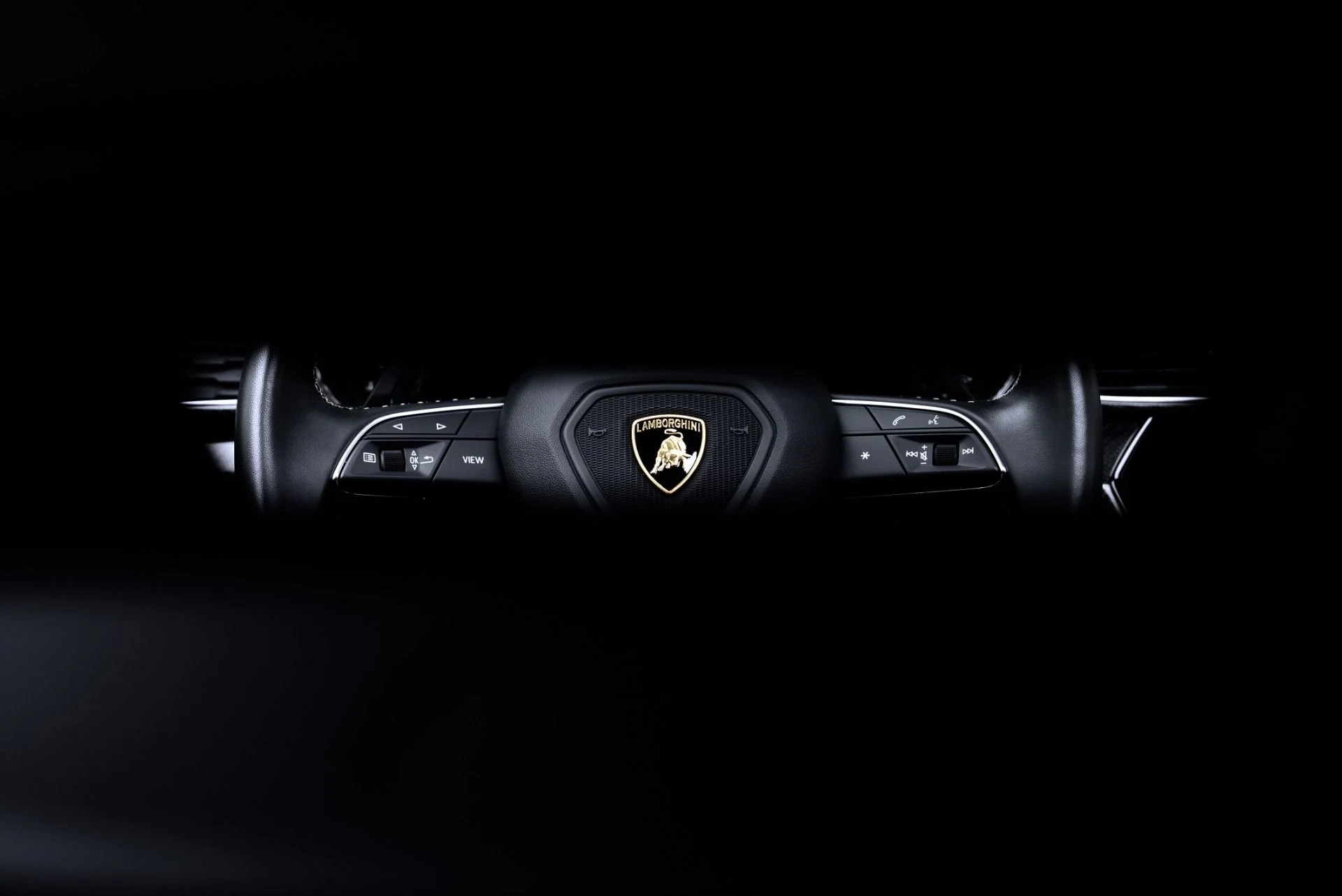 mph042_3125934345_Used_2023_Lamborghini_Urus_S_1776203748_e2b5c74f93