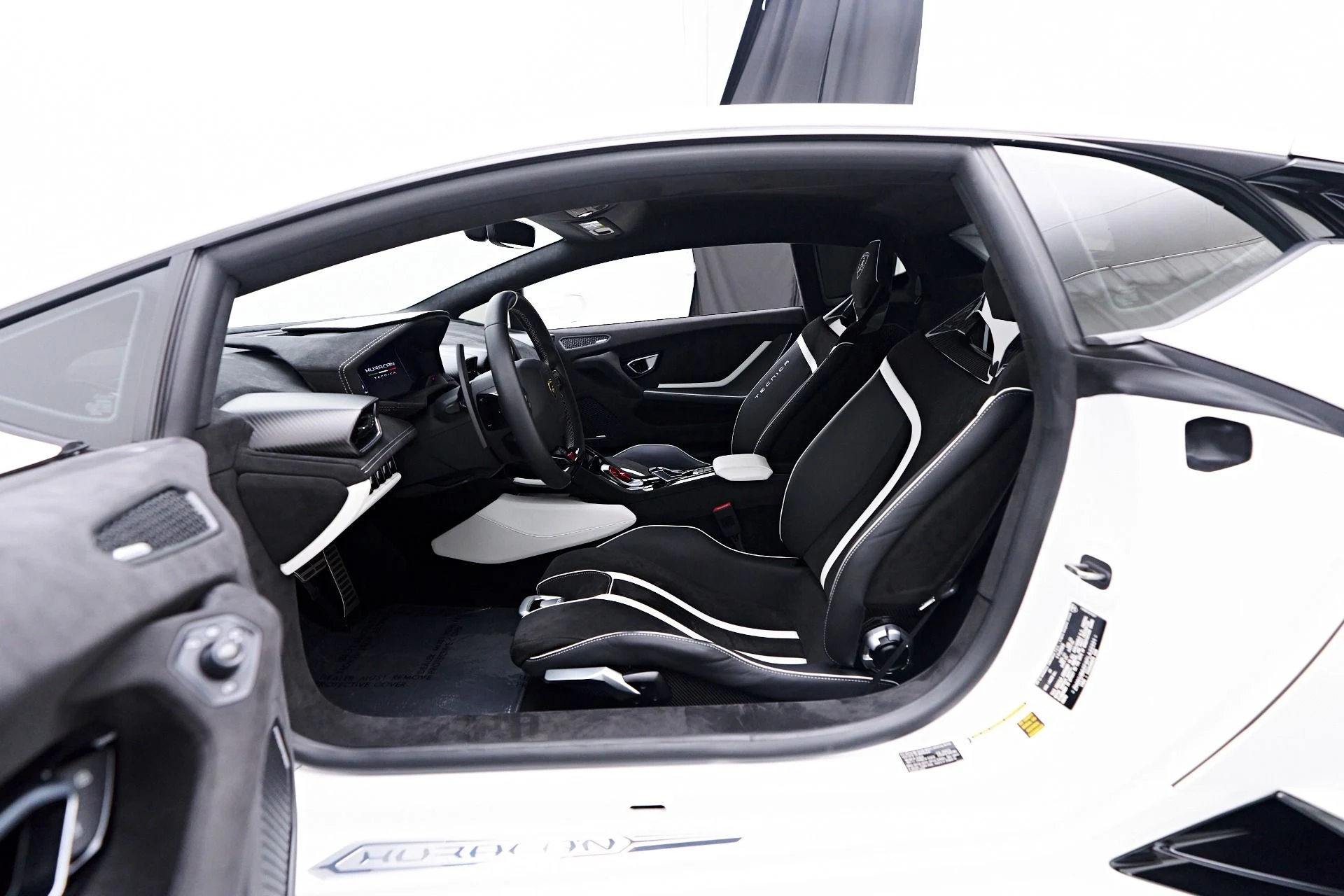 mph042_3141192117_Used_2023_Lamborghini_Huracan_Tecnica_Base_1750384074_de15d21372