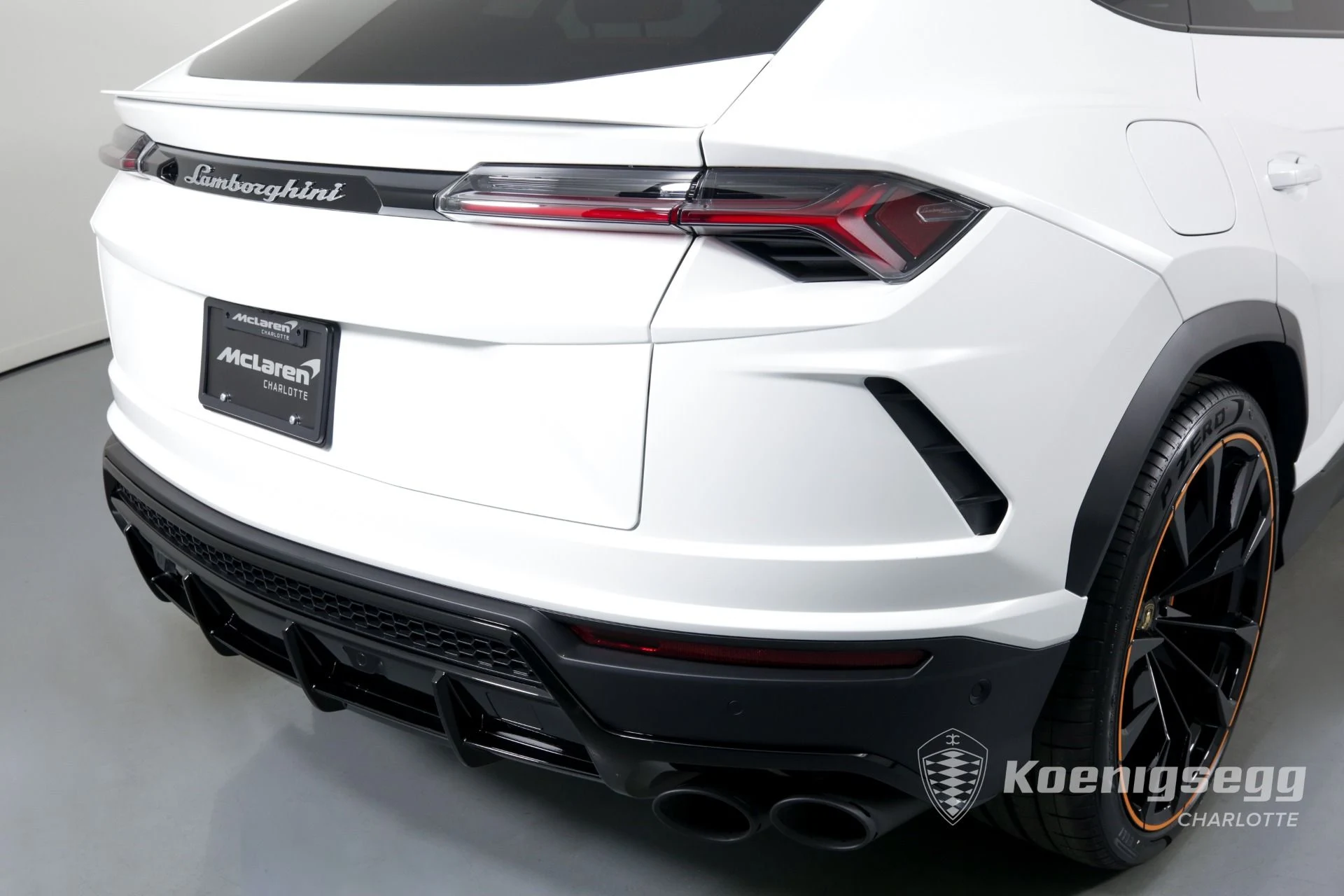 mph042_3147805415_Used_2022_LAMBORGHINI_URUS_1671576431_9f6991f42f