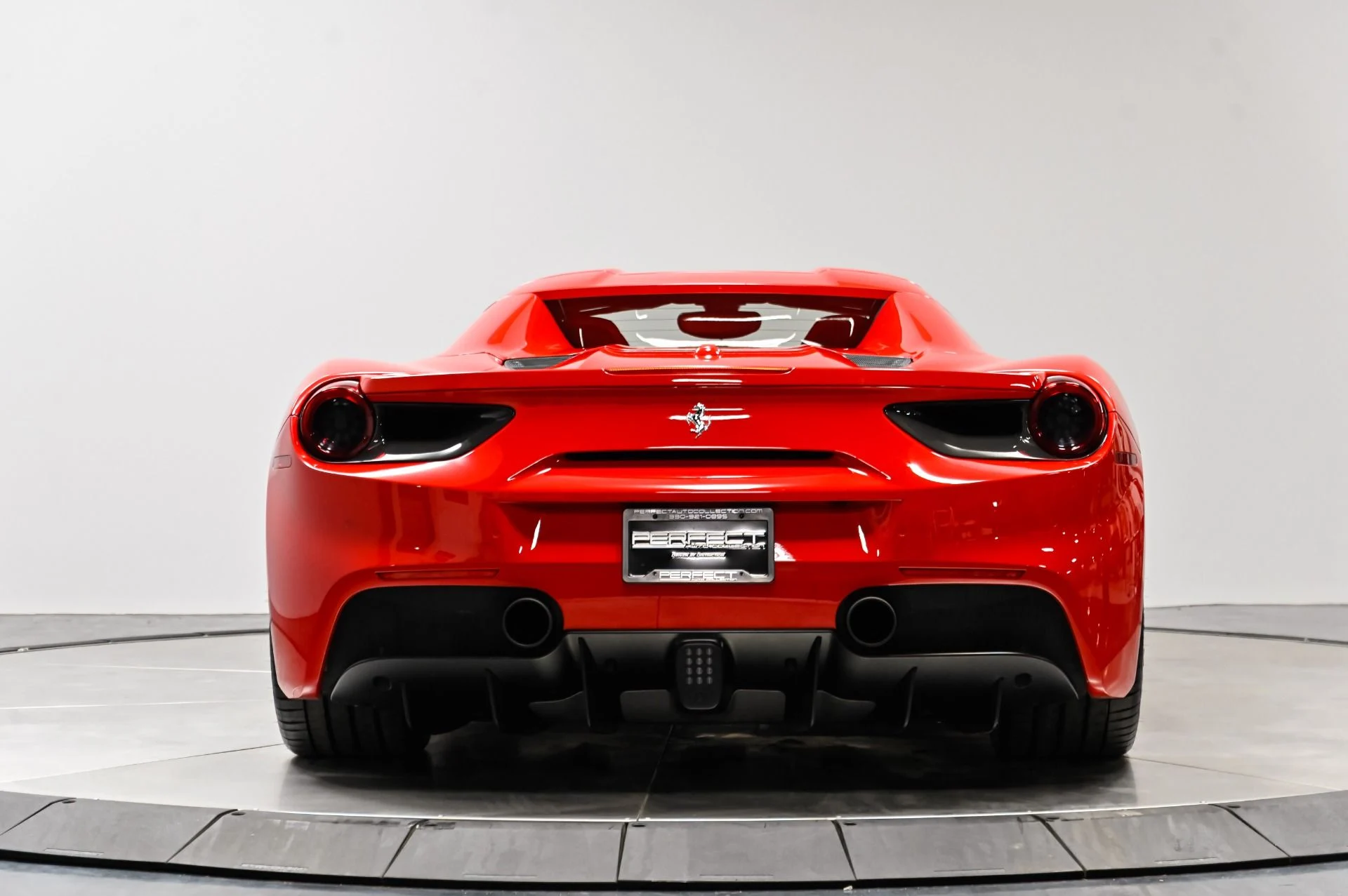 mph042_3179432710_Used_2018_Ferrari_488_Spider_1790619310_4c2190febd