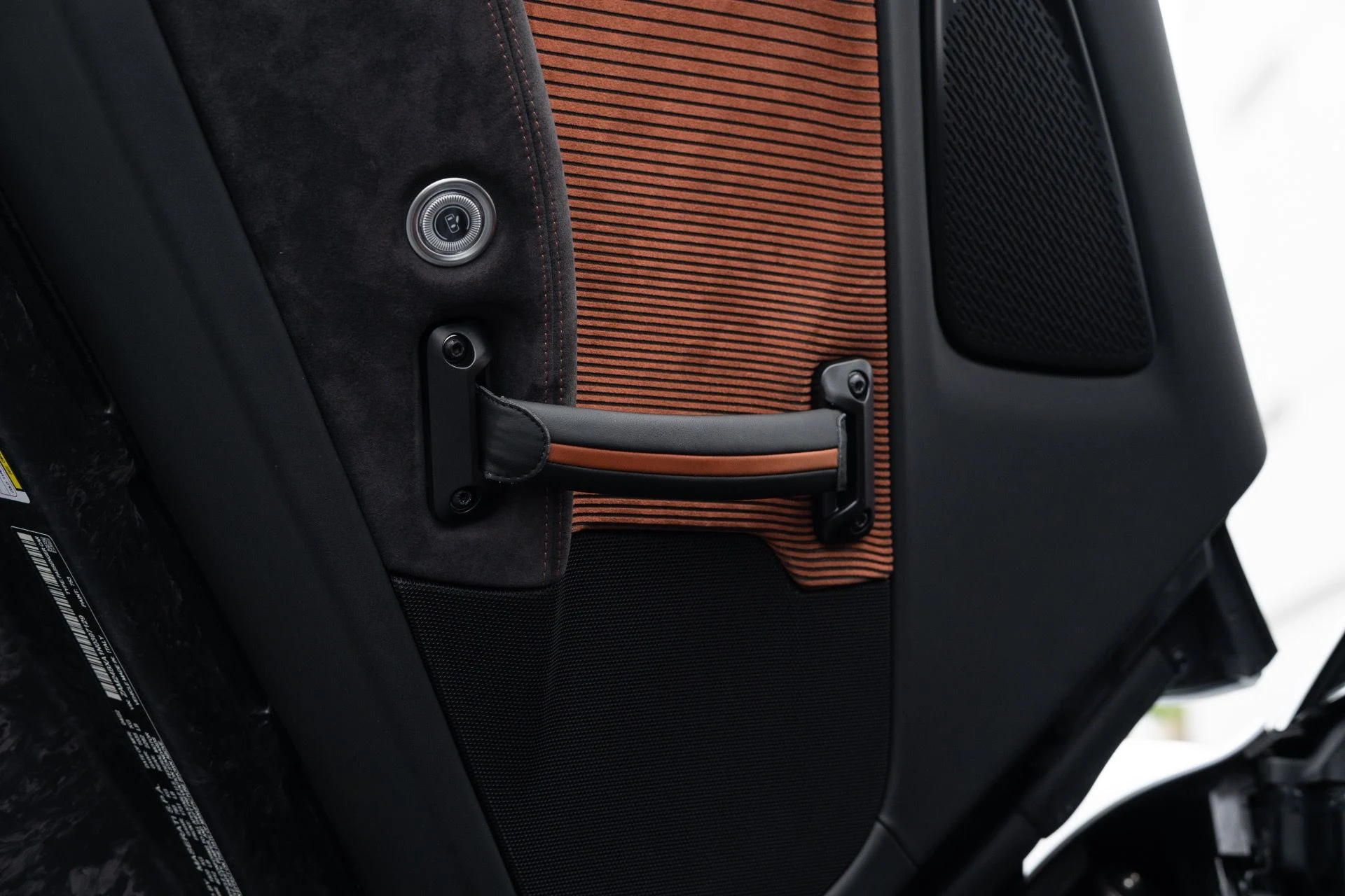 mph042_3180877289_Used_2022_Maserati_MC_20_1777083905_b92576e9dc