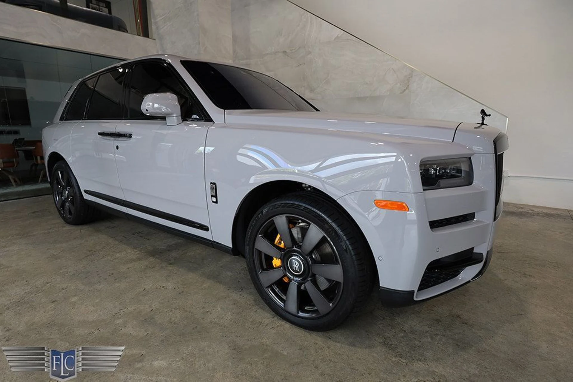 mph042_3184078695_used_2024_rolls_royce_cullinan_blackbadgesportutility_9689_22957854_43_1024_0a2acf838c