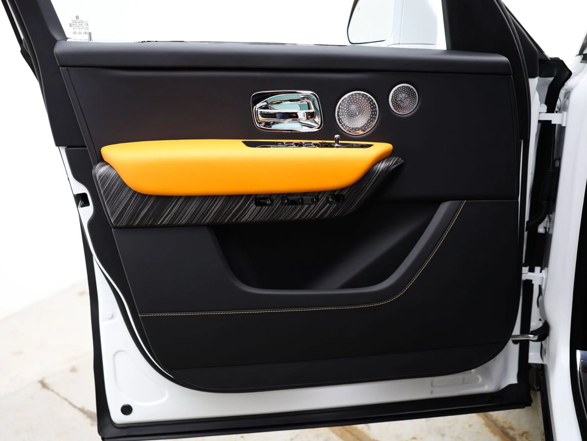 mph042_3184484911_yo64tzk2xi4htiyczv77uzaviww7_5d5ca17182