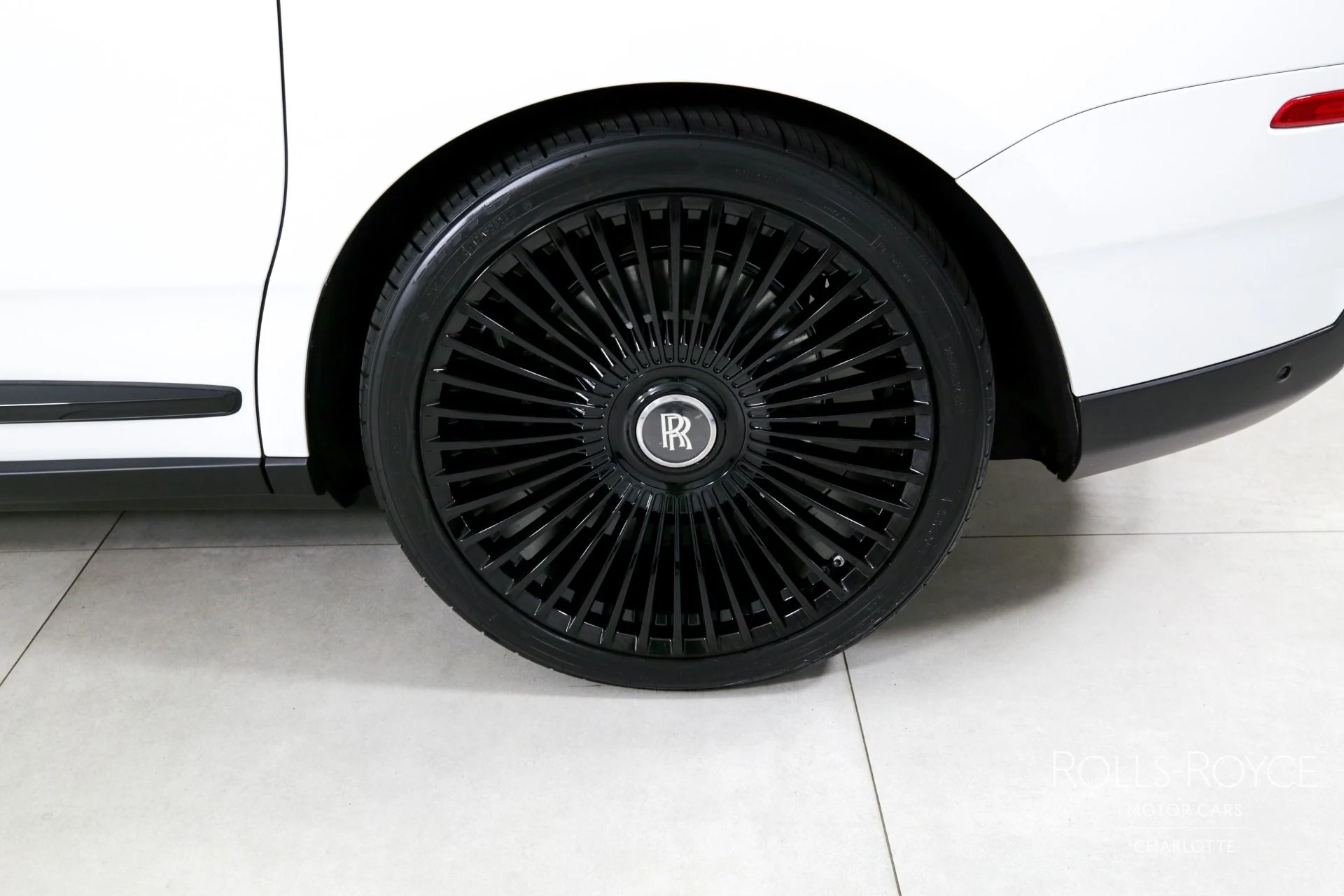 mph042_3191643707_Used_2023_Rolls_Royce_Cullinan_1744926218_b1dac27ed3