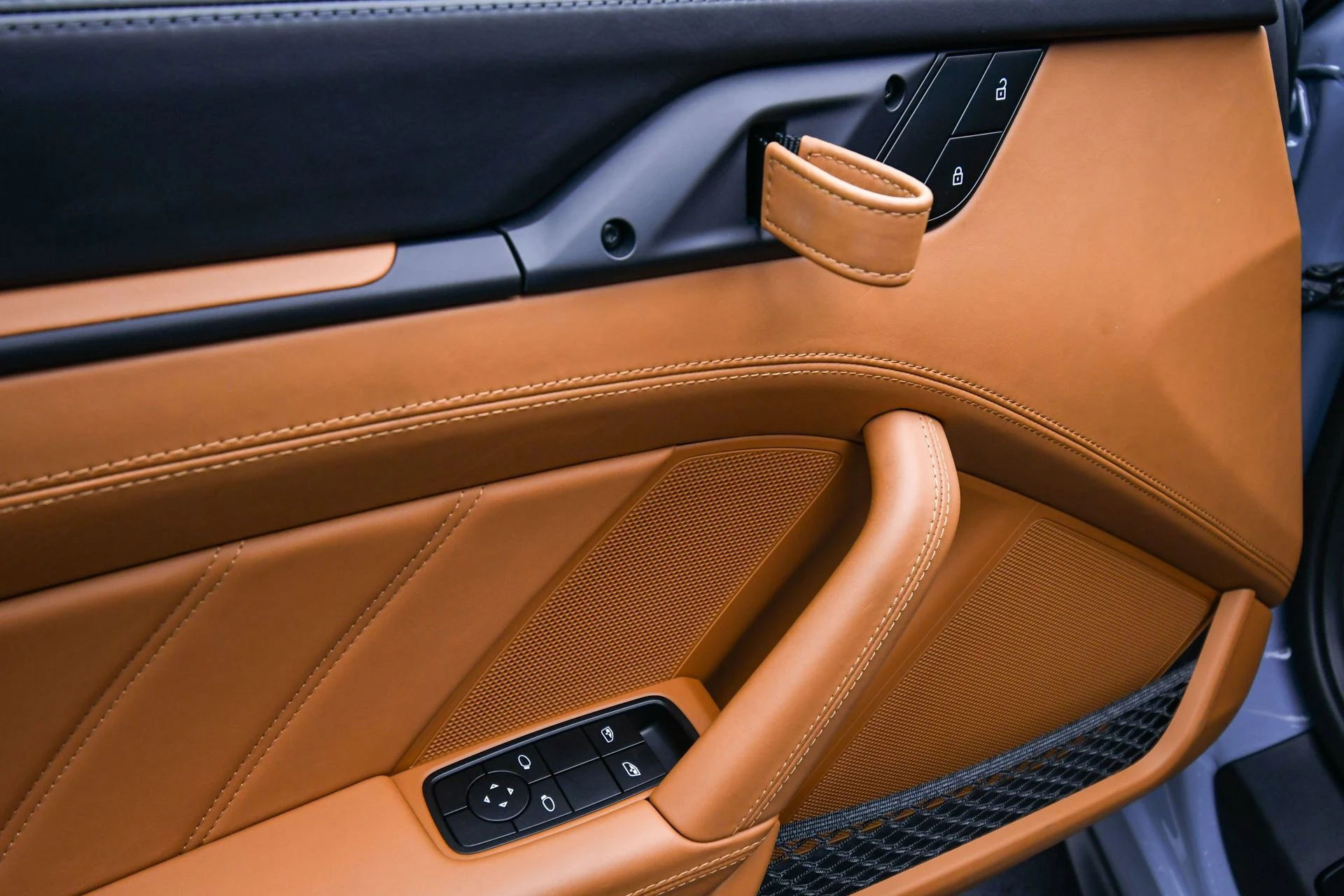 mph042_321526378_f5e8d90998684b1a99d678838657b851_50c877f7fb