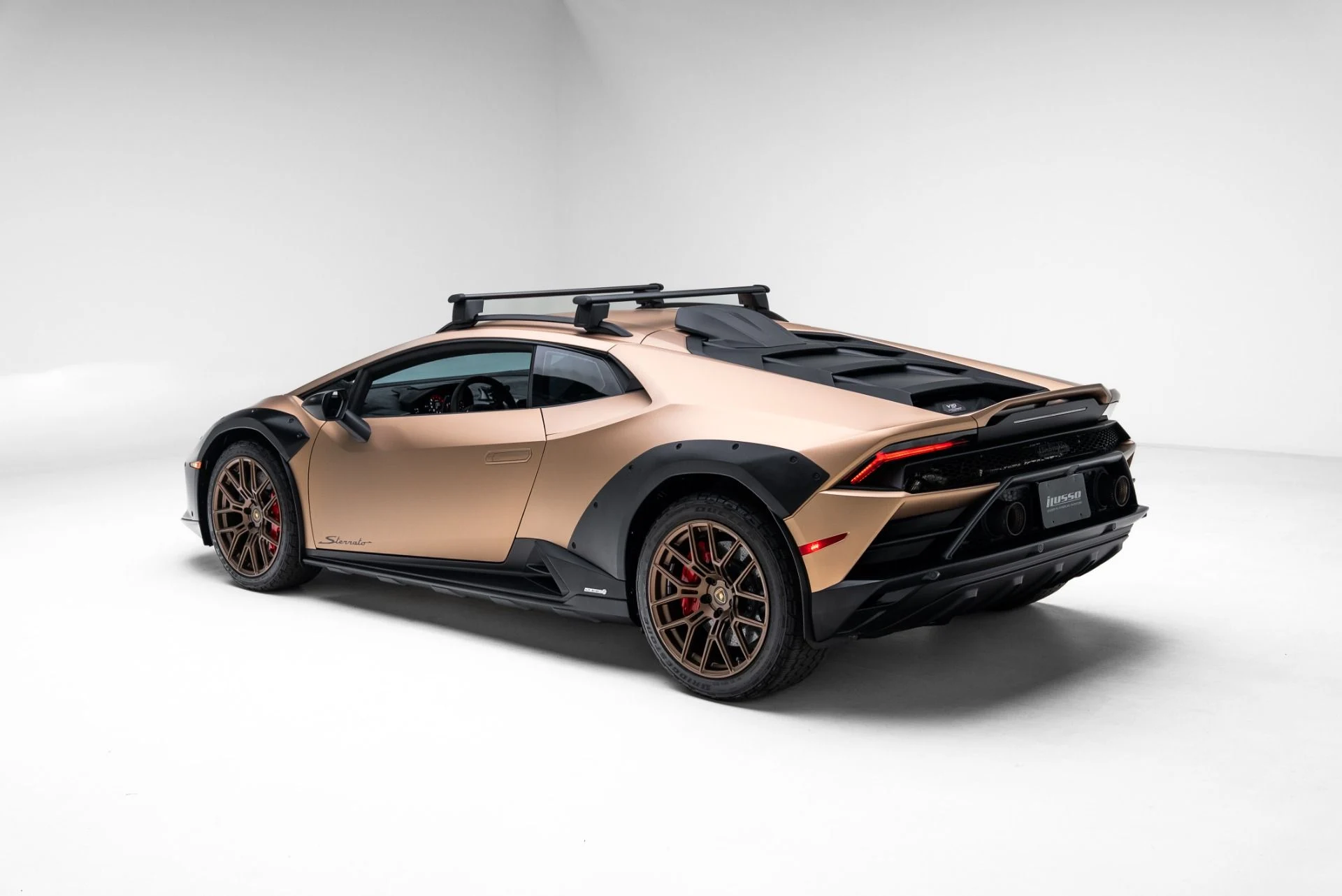 mph042_3220381300_Used_2024_Lamborghini_Huracan_Sterrato_1774458866_06622317b0