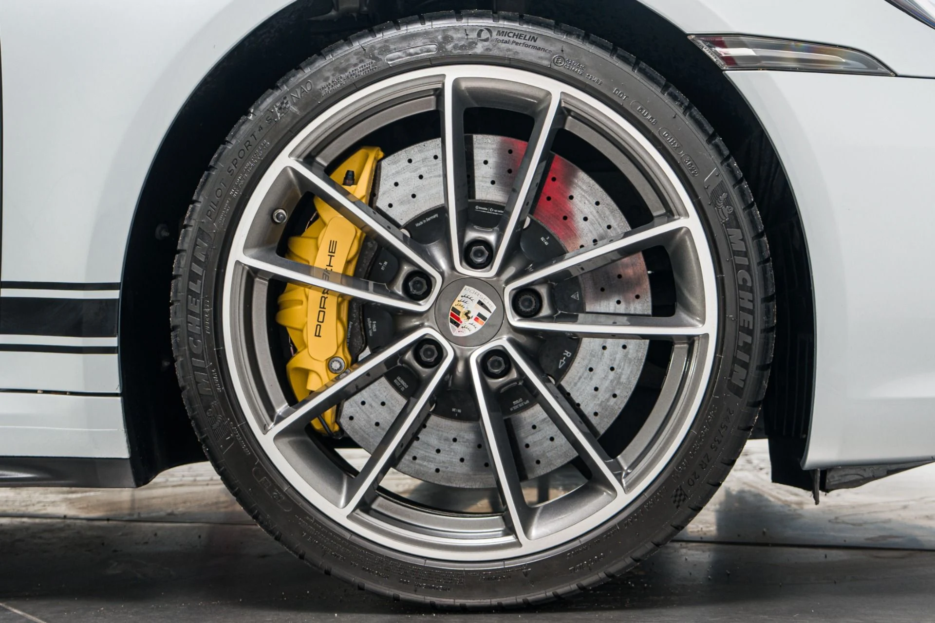 mph042_3227335883_Used_2020_Porsche_911_Carrera_S_Carbon_Ceramic_Brakes_Sport_Chrono_1767897266_c19ec49a1e