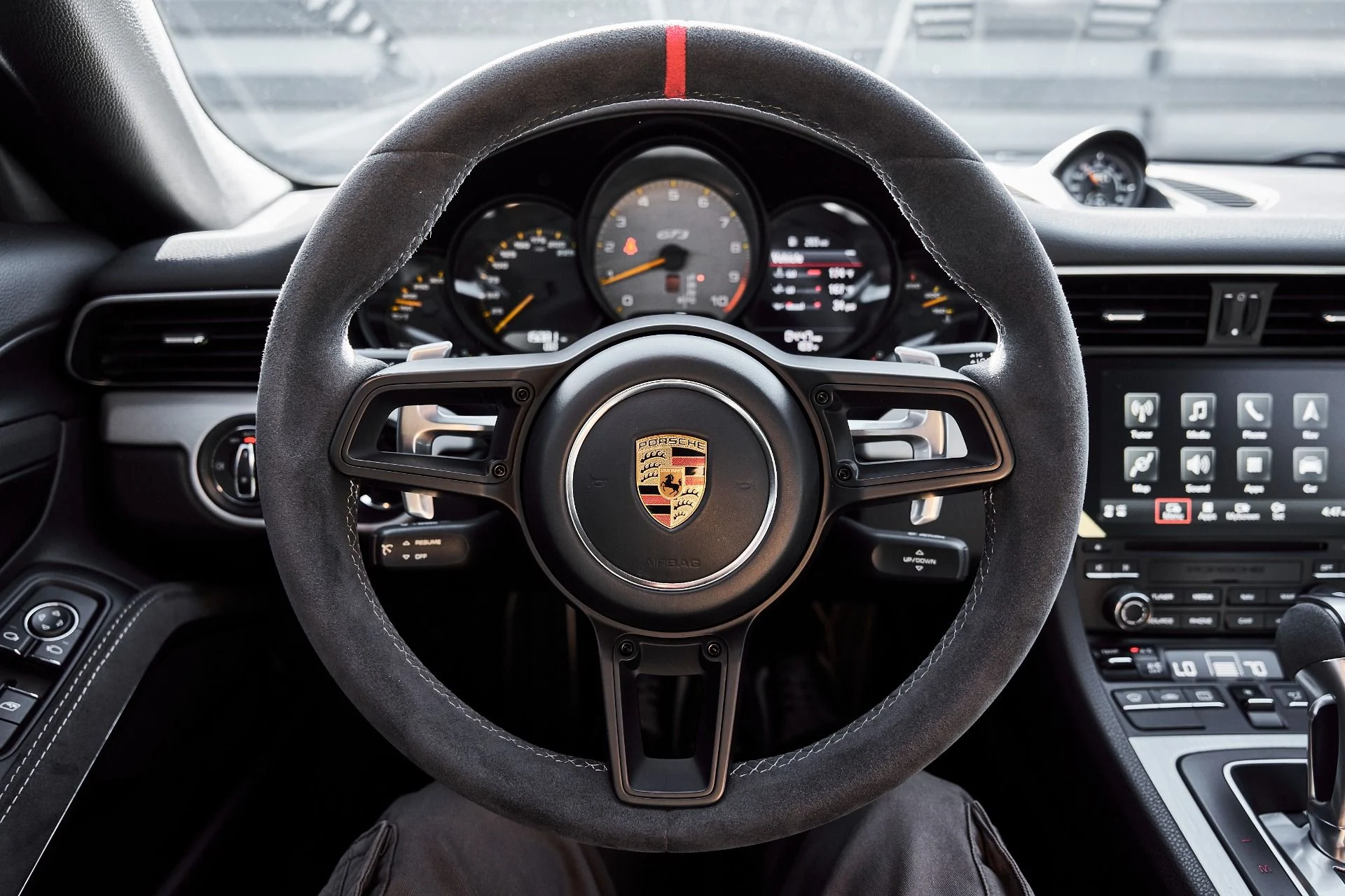 mph042_3237392839_Used_2018_Porsche_911_GT_3_1778891467_4de53e1be1