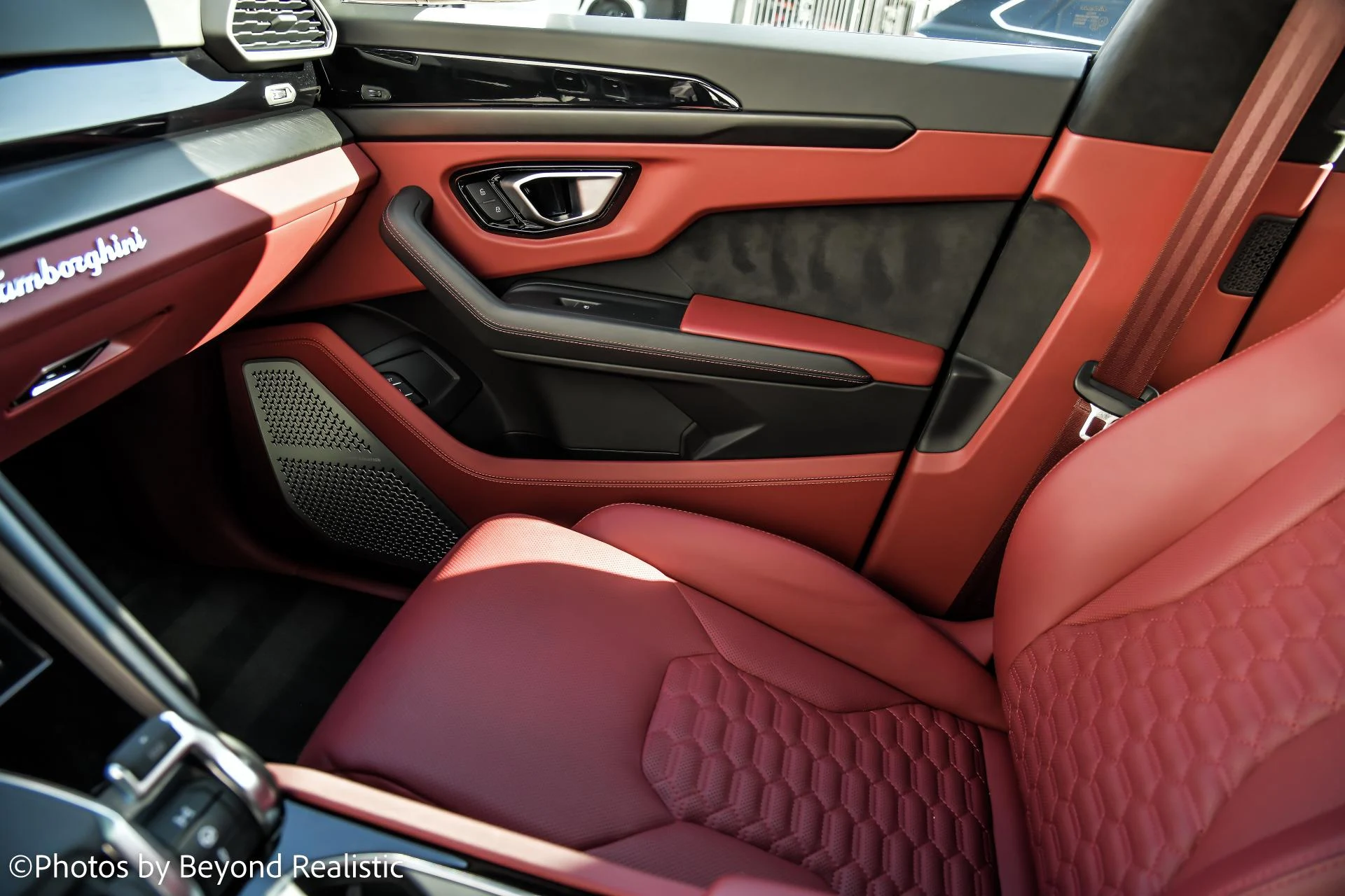 mph042_3247118902_Used_2021_Lamborghini_Urus_1756800680_bbf81eedac