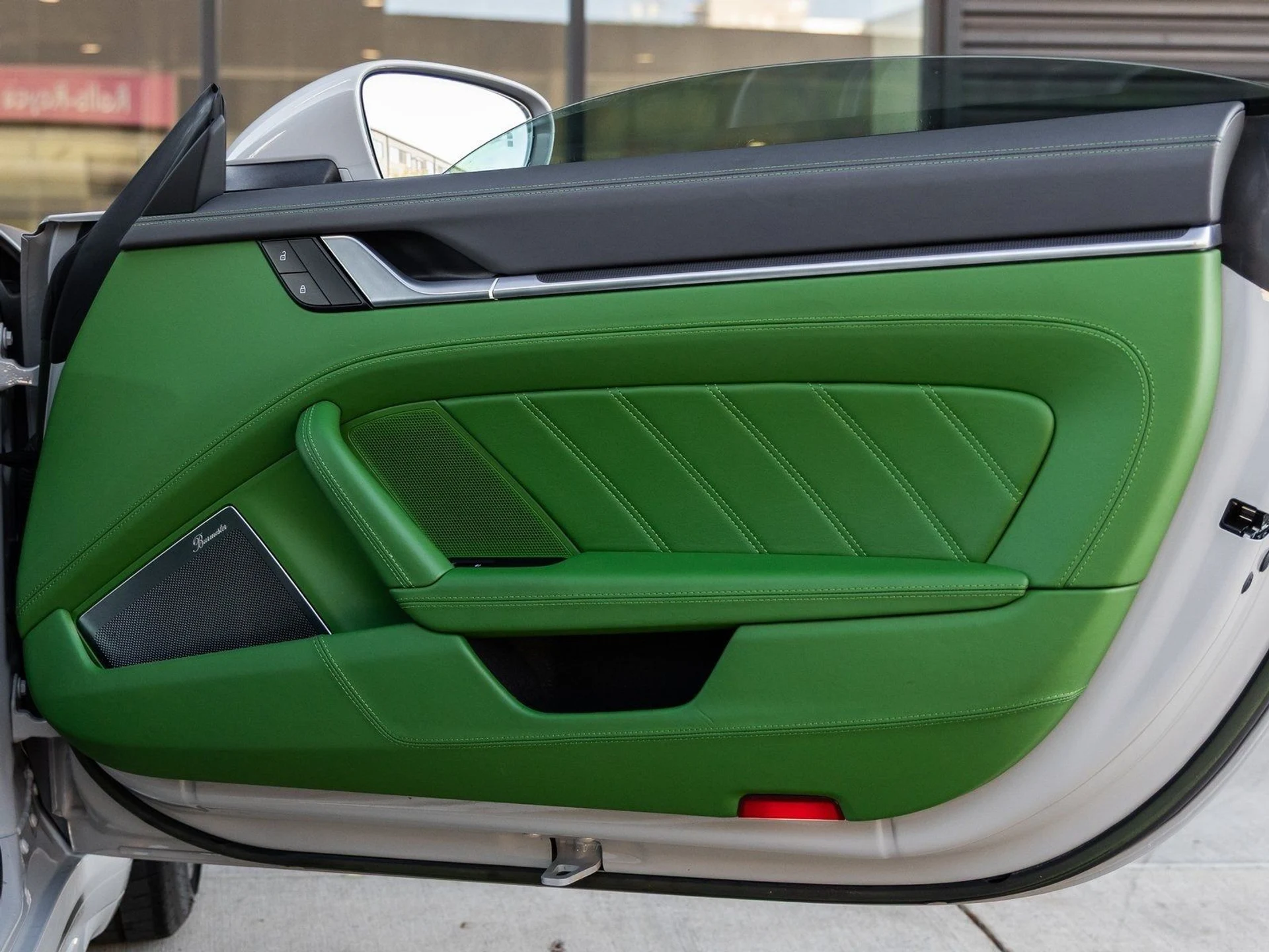 mph042_3252778159_43_ca46e8ba6d