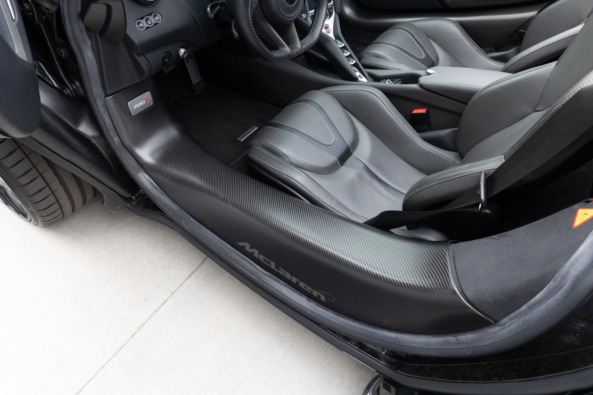 mph042_3260463626_Used_2020_Mc_Laren_720_S_Spider_Luxury_1746129417_efeb257f64