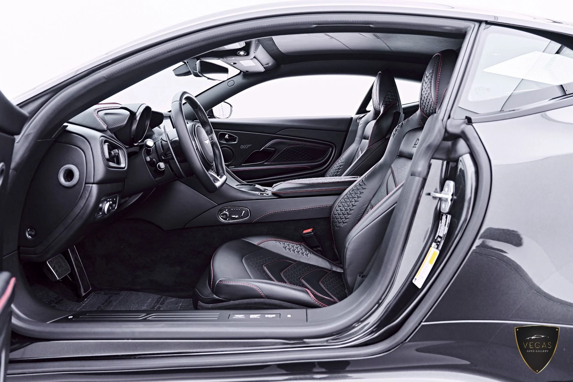 mph042_327093853_Used_2021_Aston_Martin_DBS_Superleggera_1785181540_4e21a9fd20