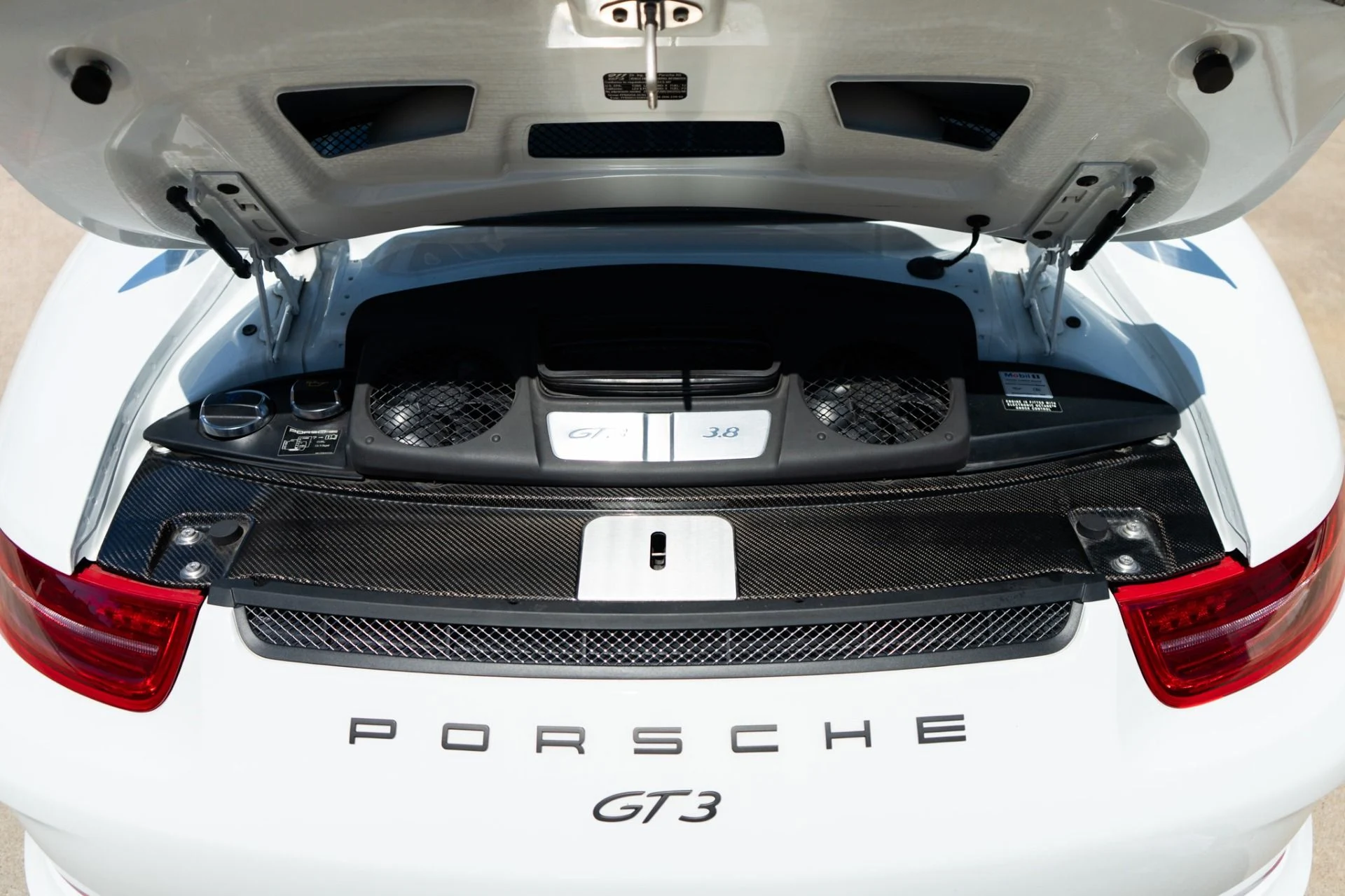 mph042_3279886801_Used_2015_Porsche_911_GT_3_1787087006_3ec517a55c