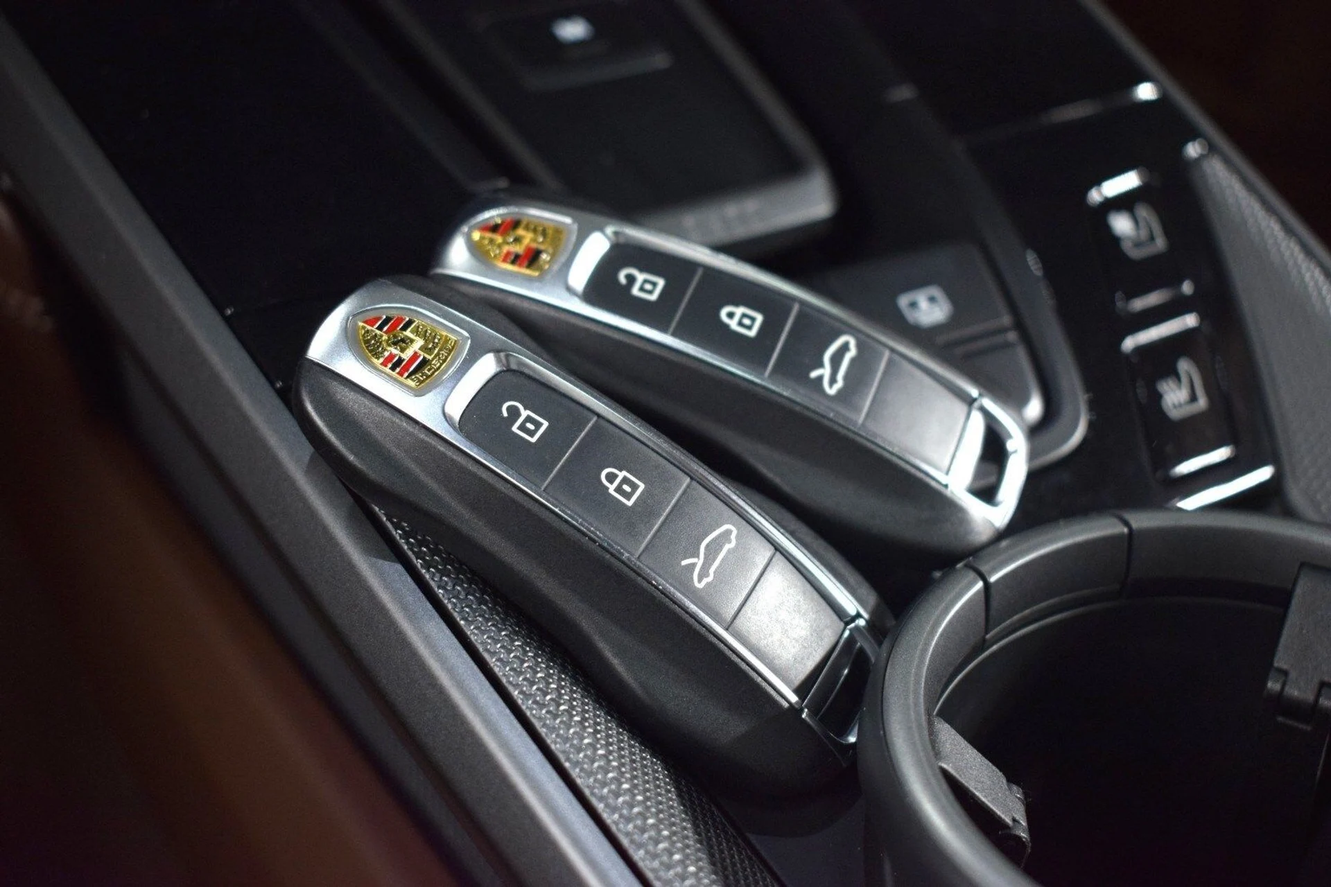 mph042_3300541325_65f745ddfd35b31128a8892fb0f87737x_15d7a9d67b