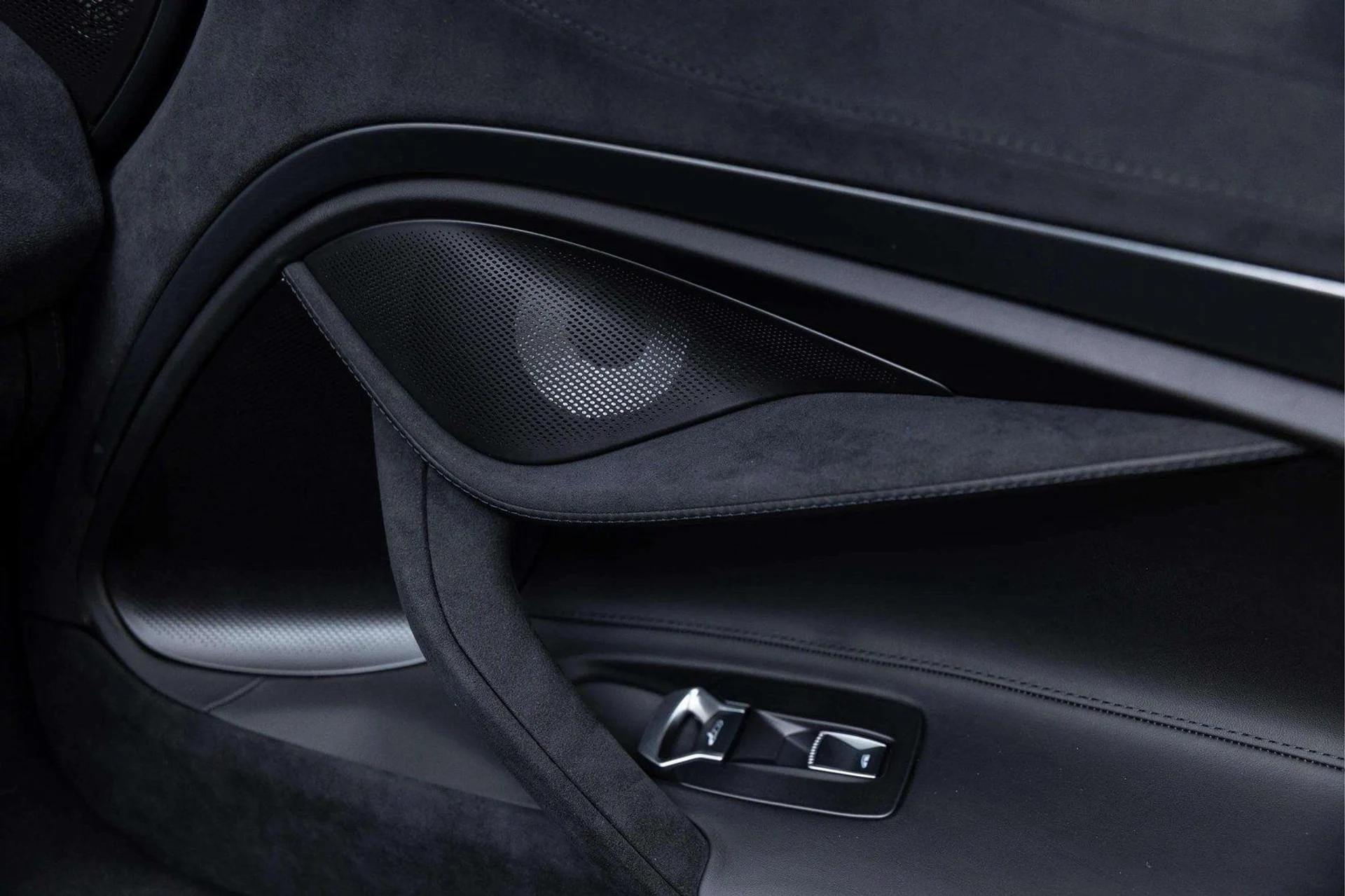 mph042_3319228199_image_43_77728a14e0