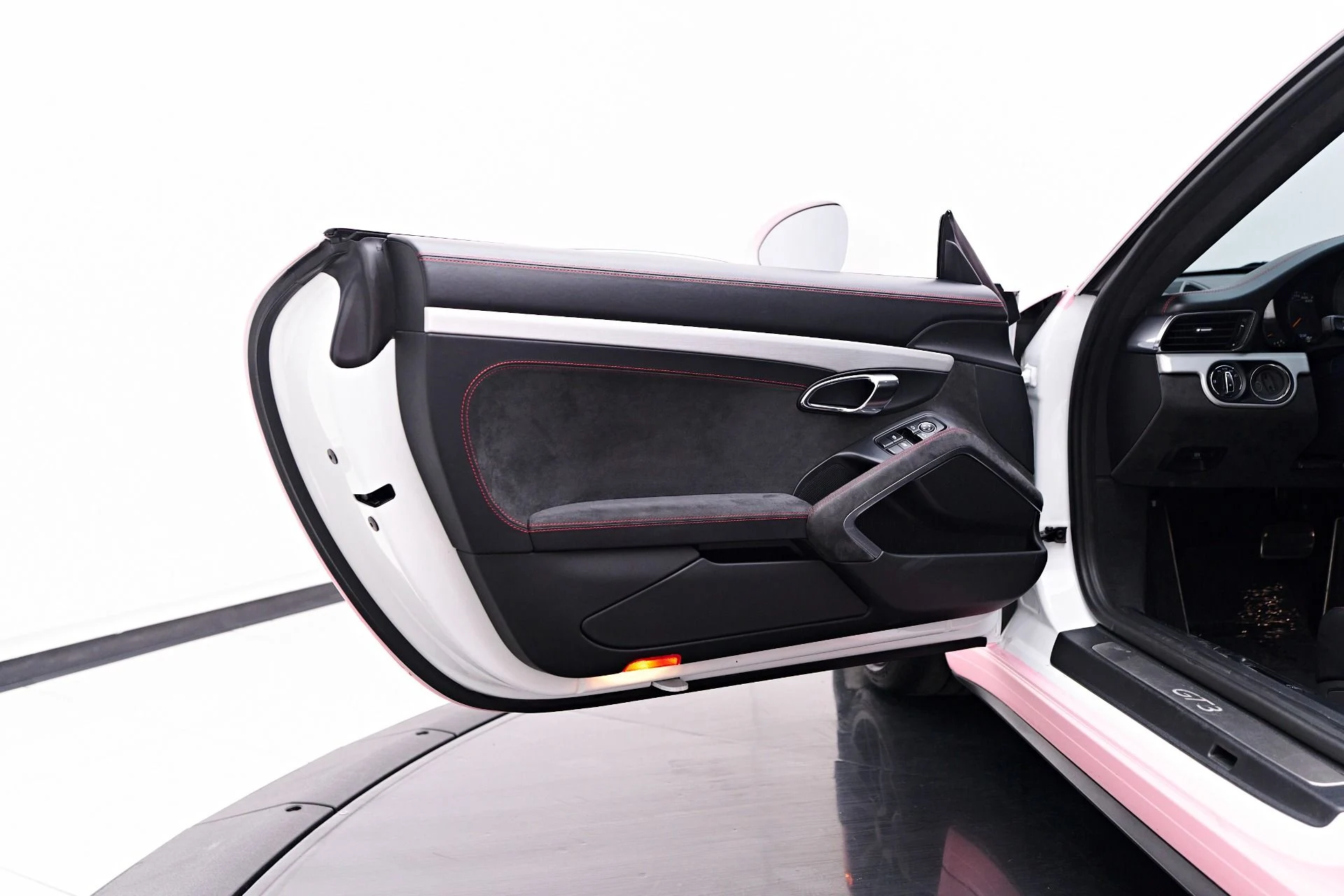 mph042_3326888870_Used_2014_Porsche_911_GT_3_1749519780_c7b392b2d7