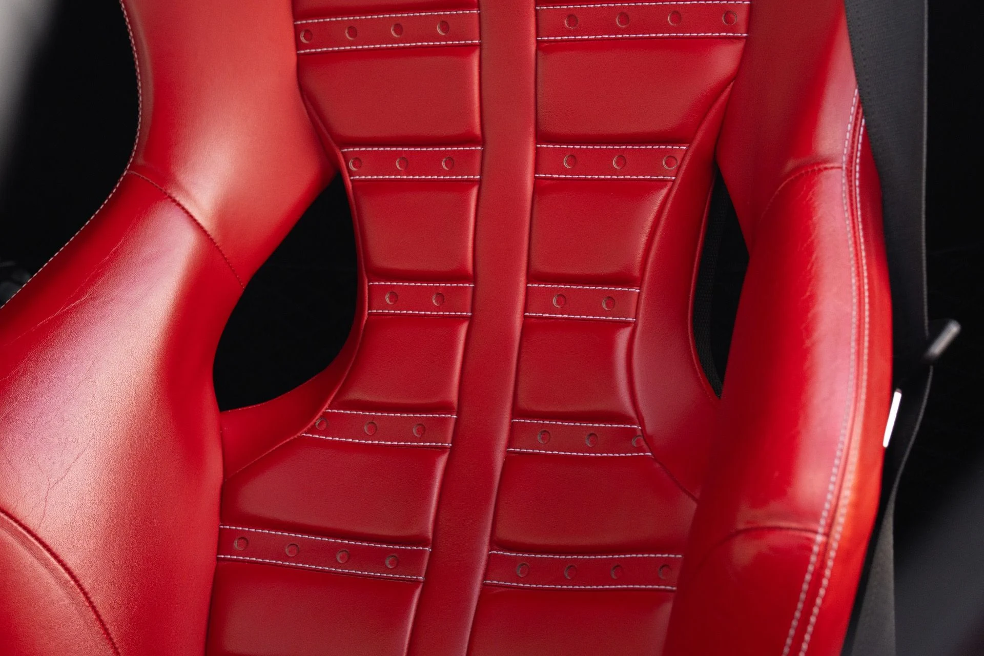 mph042_3334995534_Used_2021_Ferrari_F8_Tributo_1763762778_ebf7cea35b