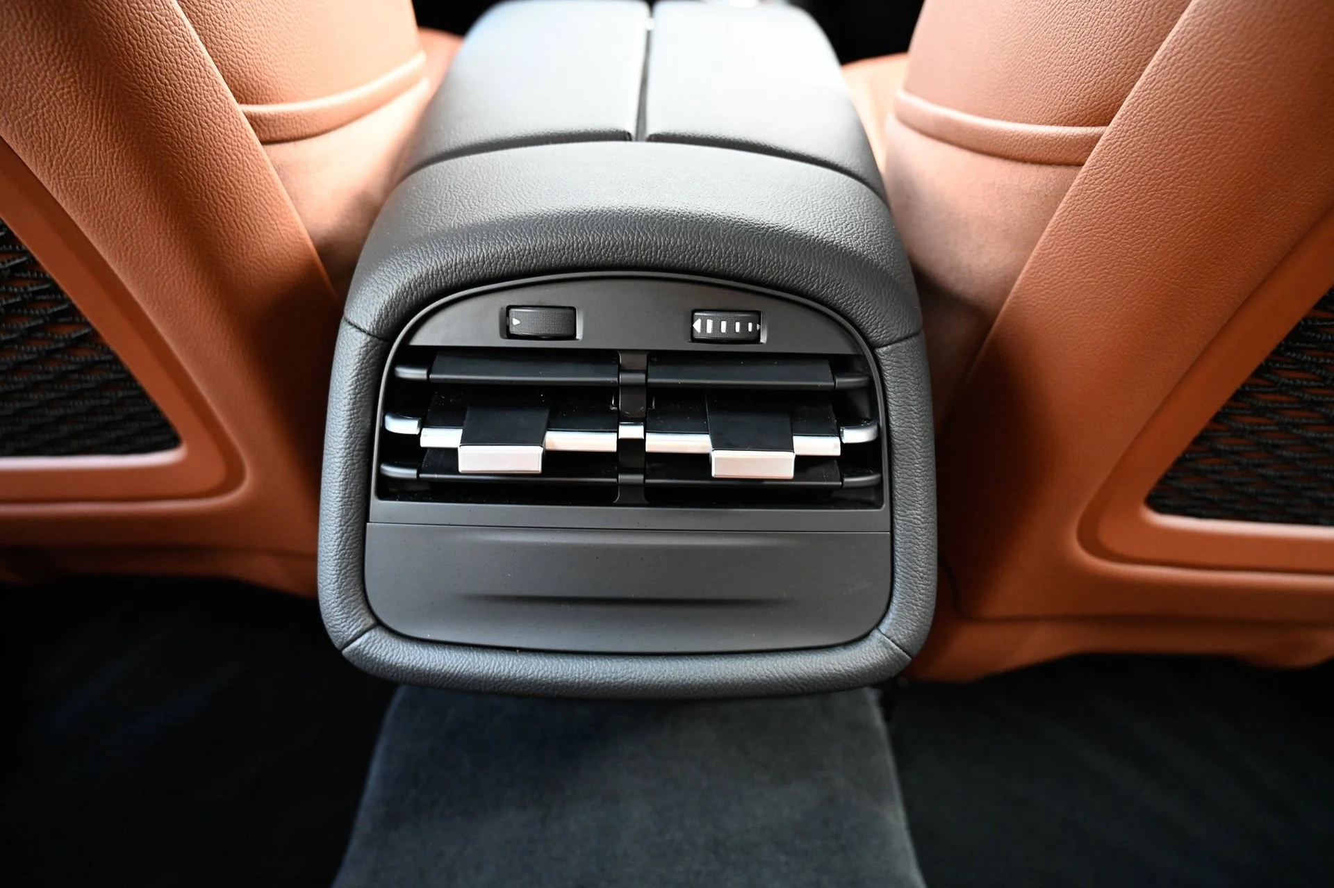 mph042_3335345083_f5793c237e654c8abd6a7c9f5fefe8d2_1207311e68