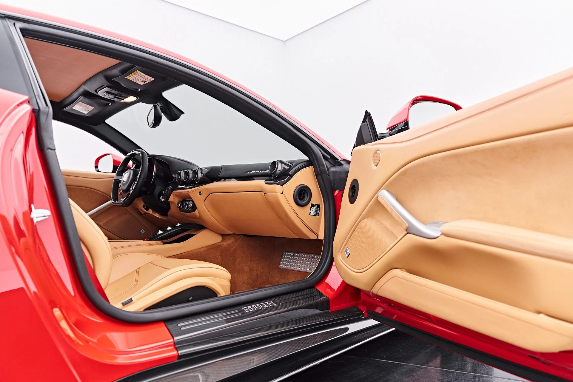 mph042_3335986786_Used_2014_Ferrari_F12_Berlinetta_1785289808_89d3b575ad