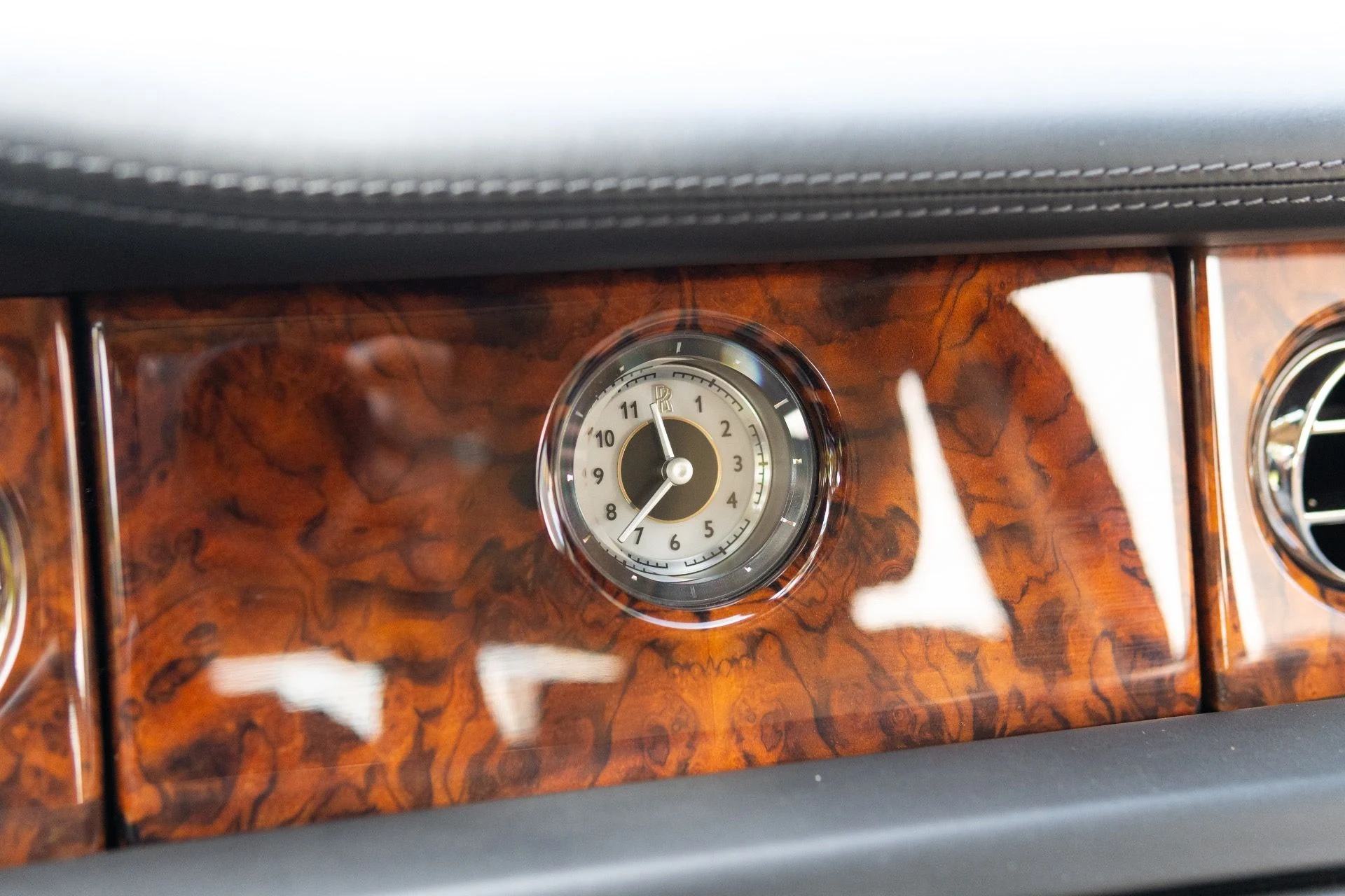 mph042_3364281678_Used_2015_Rolls_Royce_Phantom_1779983365_b2c49affdf