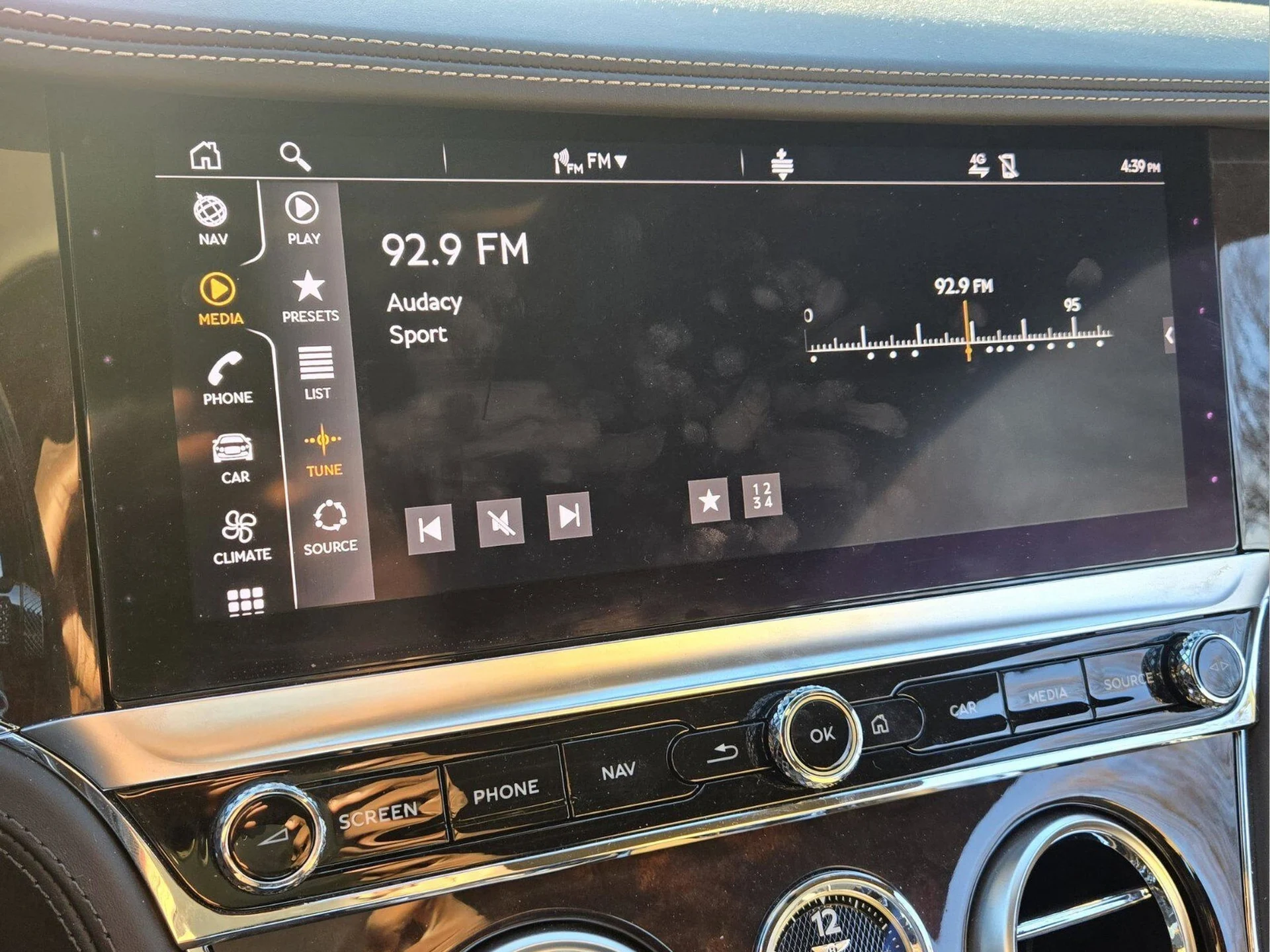 mph042_3383571197_b7e460c357d1716cf7b264b4d89e190bx_33d13c031d