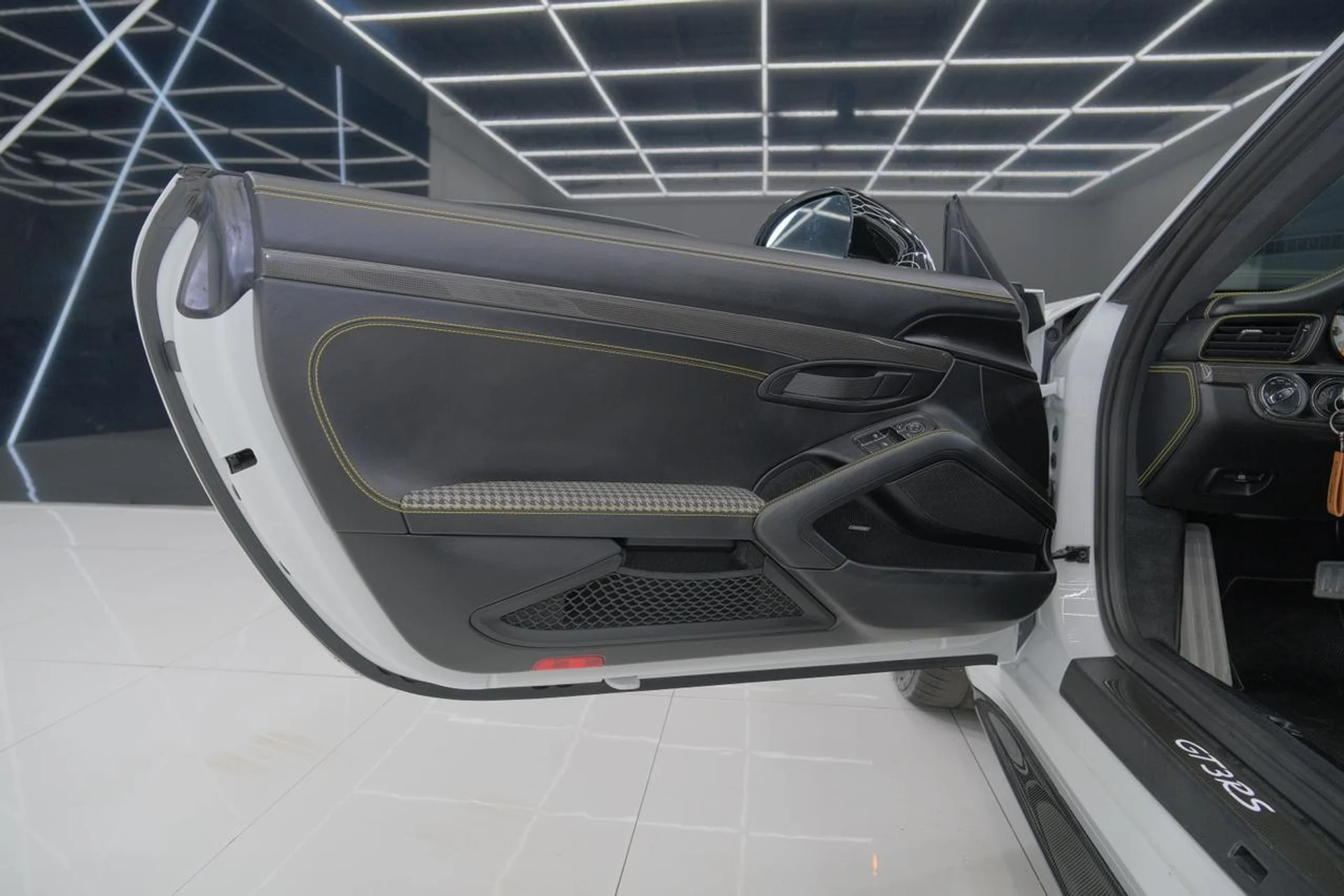 mph042_3385193395_f2a113d4861bf7f93cc2c0ed5a24f183_ca84bf2d19