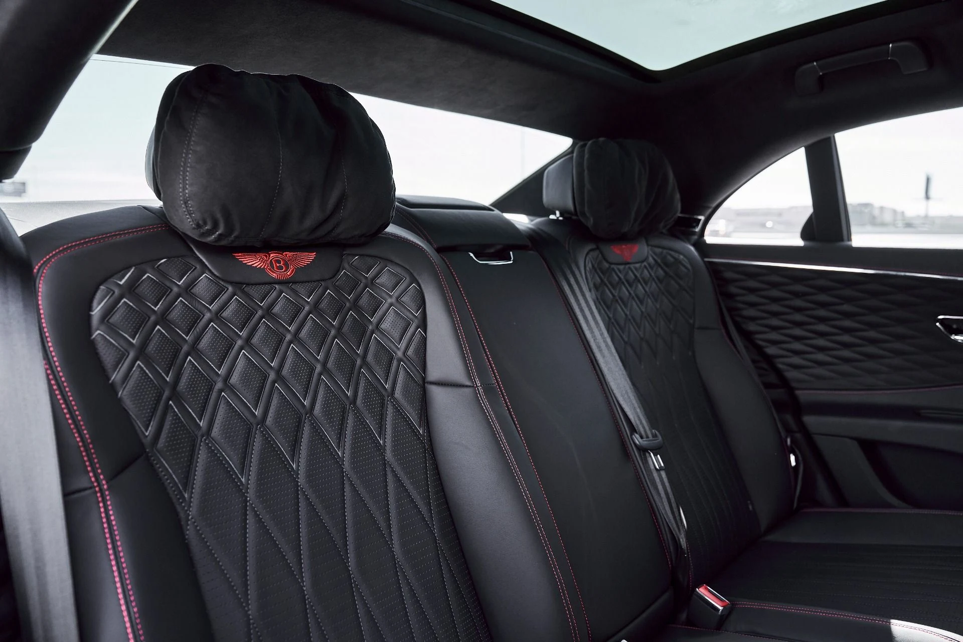 mph042_338791301_Used_2023_Bentley_Flying_Spur_S_1770950678_1fa8bdf2c5