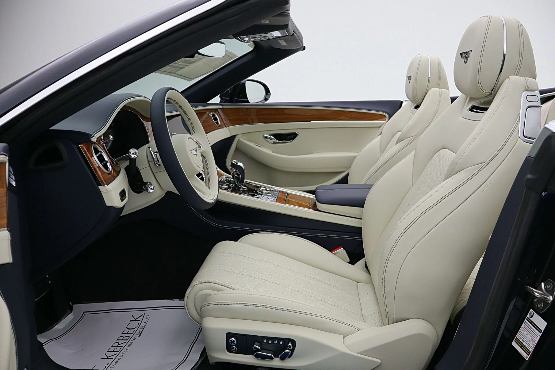 mph042_3411250741_New_2026_Bentley_Continental_GTC_e77a64b614