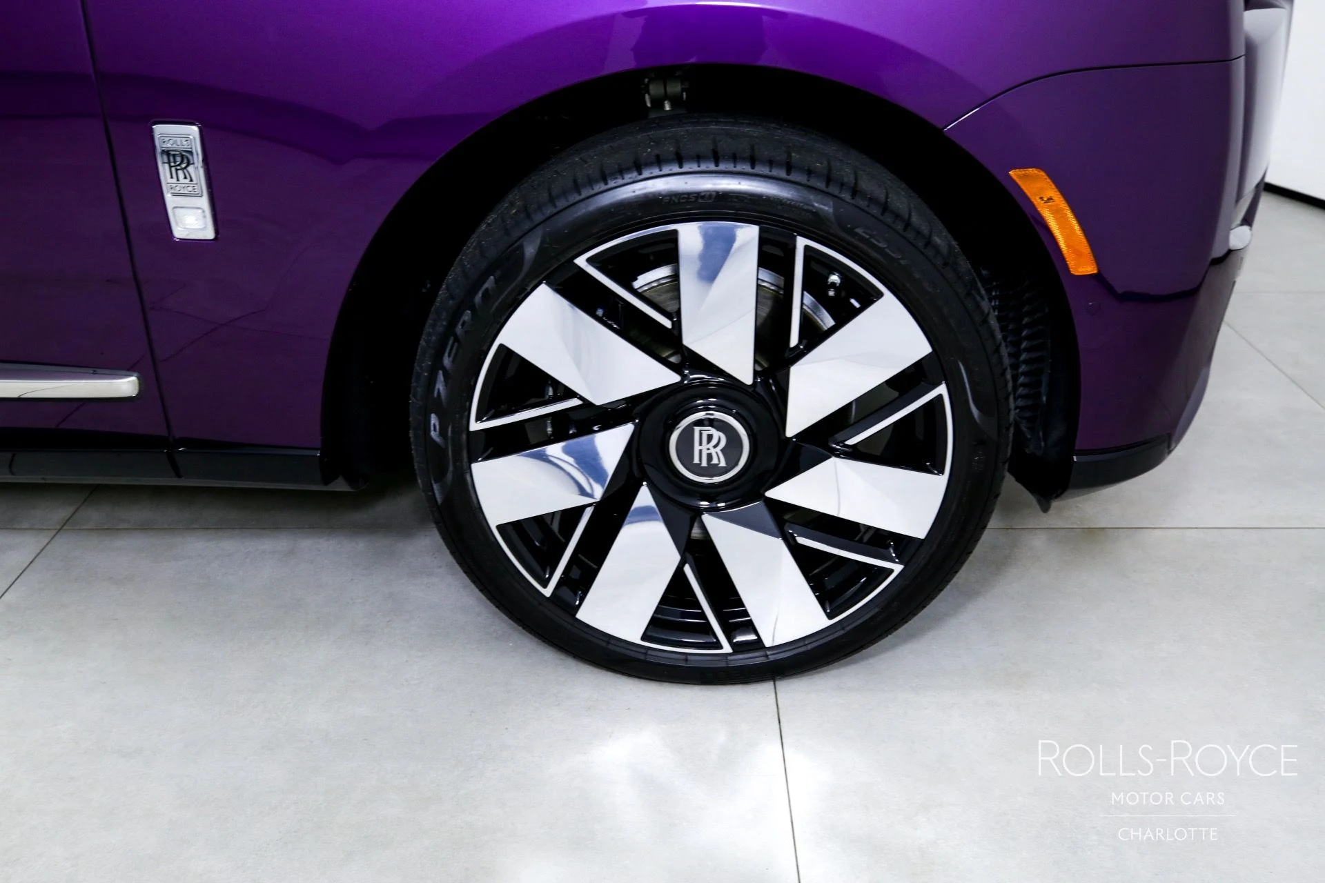 mph042_3431871498_Used_2025_Rolls_Royce_Cullinan_1748382671_09b50bc564