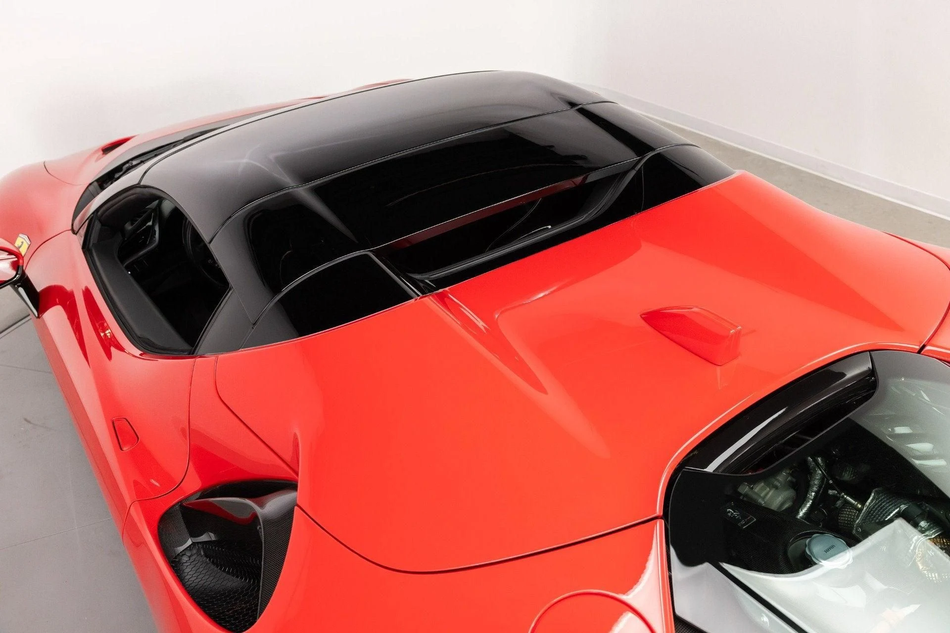 mph042_3437573777_Used_2022_Ferrari_SF_90_Spider_1788255975_ee3360b40d