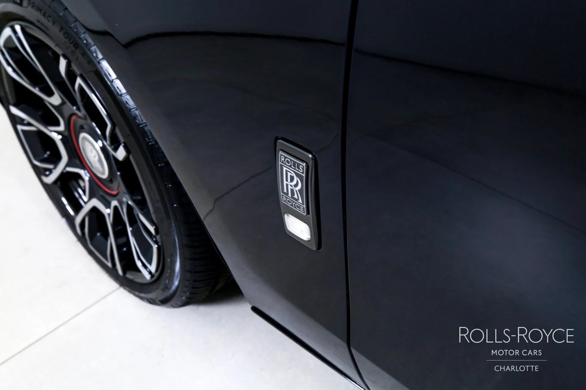 mph042_3446712964_Used_2022_Rolls_Royce_Black_Badge_Ghost_1749920744_8986a9f315