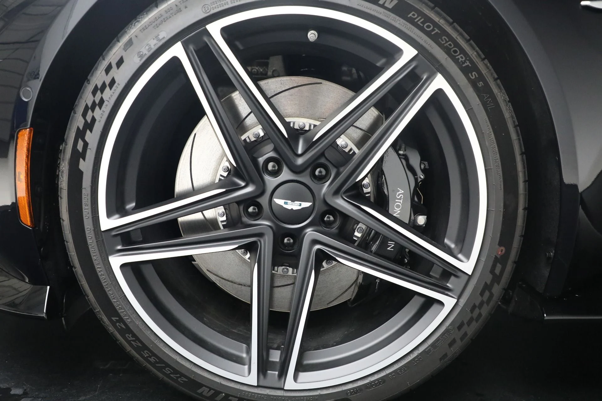 mph042_3476300343_New_2026_Aston_Martin_Vantage_Roadster_1762206624_b6331d3d2f