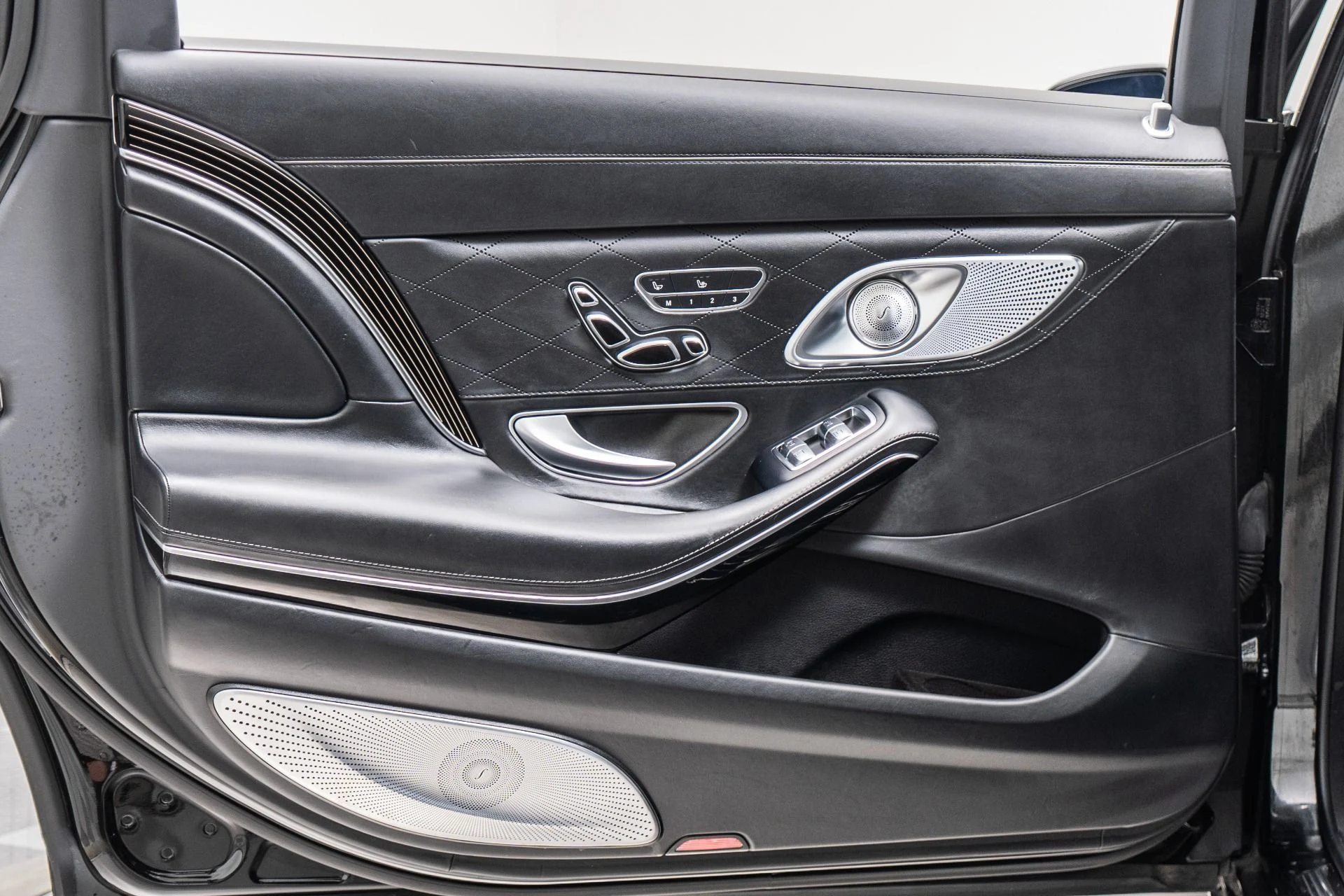 mph042_3502834349_Used_2020_Mercedes_Benz_S650_Mercedes_Maybach_S_650_1787246349_3f90152a5b