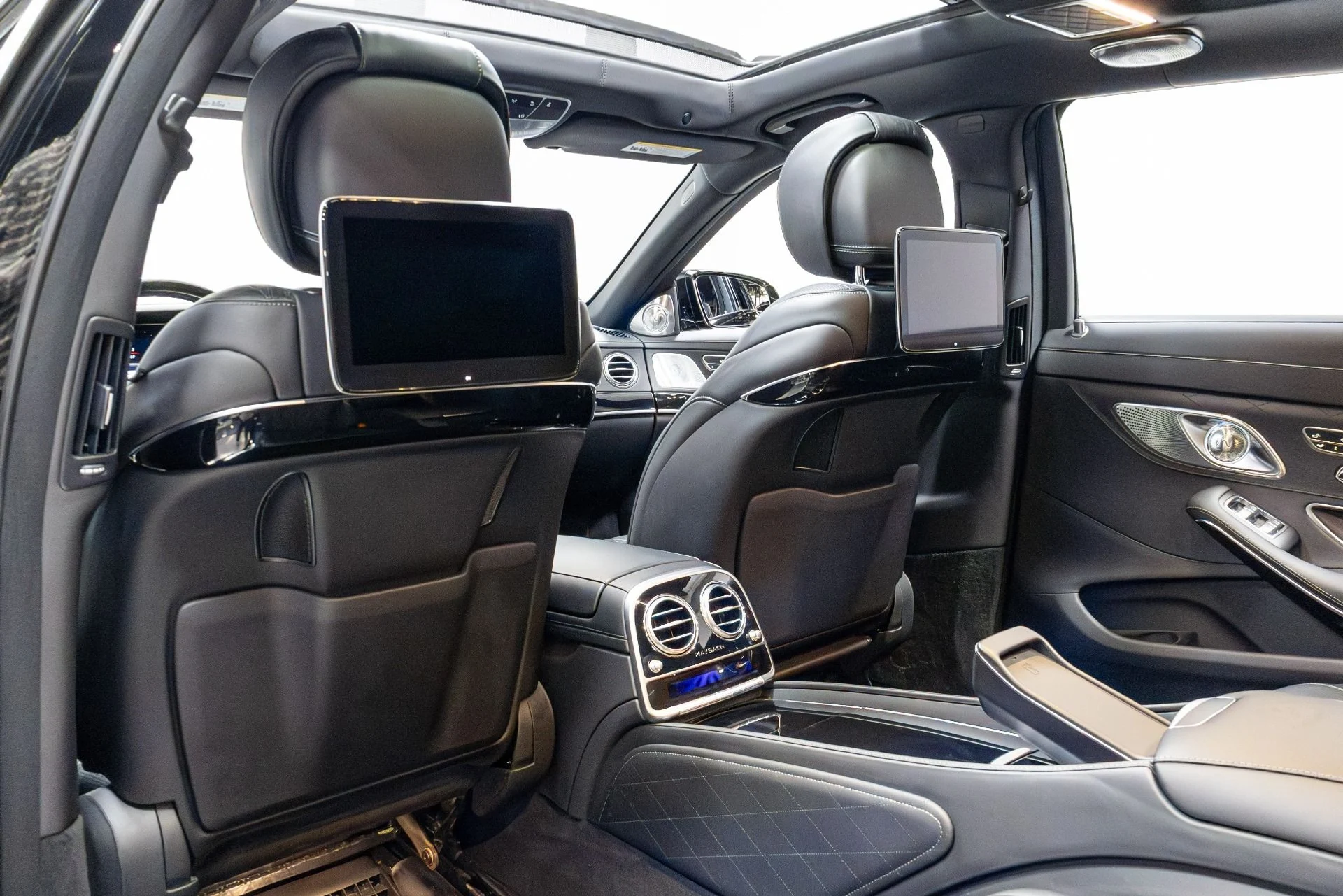 mph042_3504894127_Used_2020_Mercedes_Benz_S_Class_Maybach_S_650_1773874988_8369fc9504