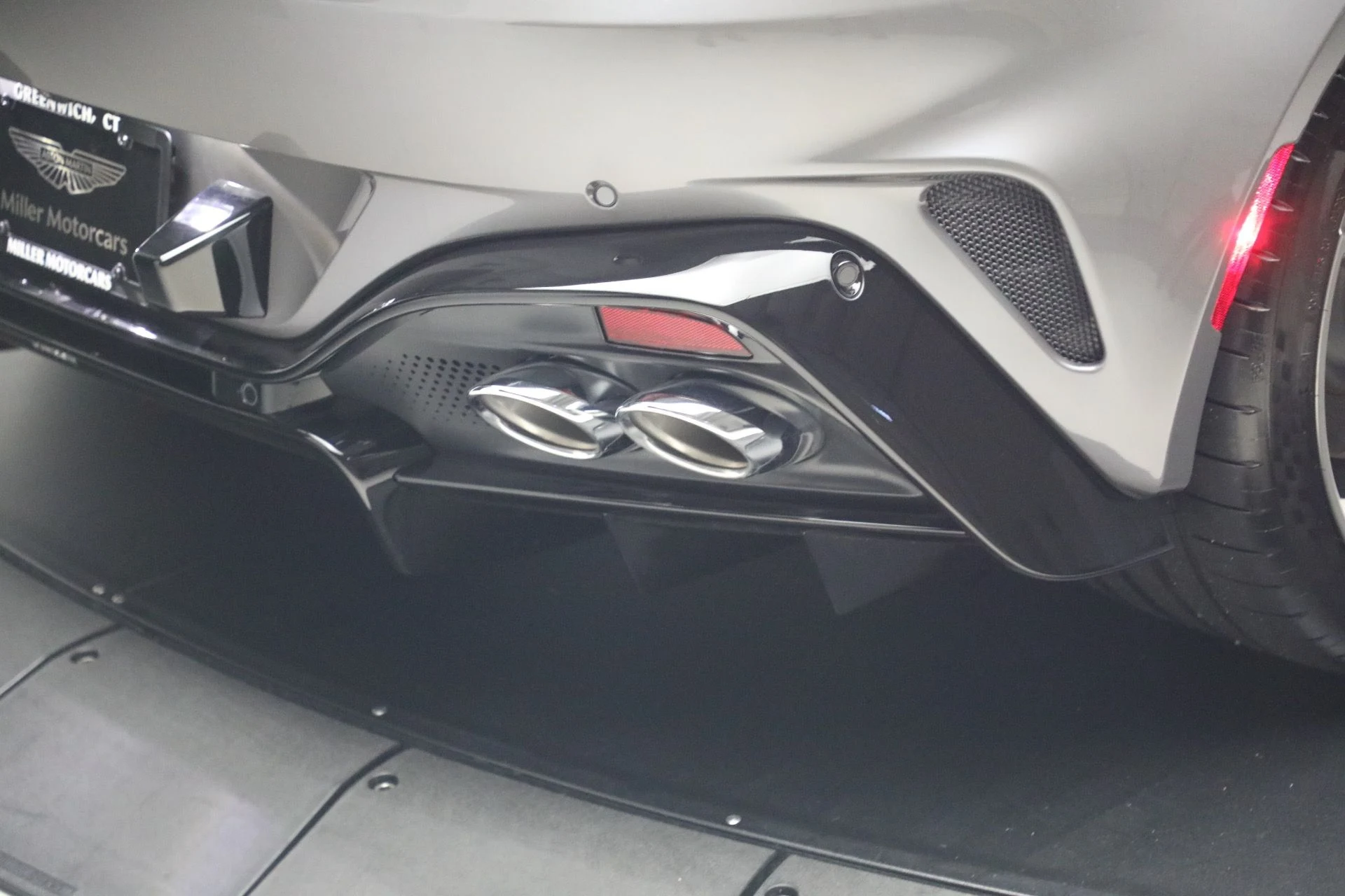 mph042_3513958962_New_2026_Aston_Martin_Vantage_S_Roadster_1786132821_ee8e0a9662