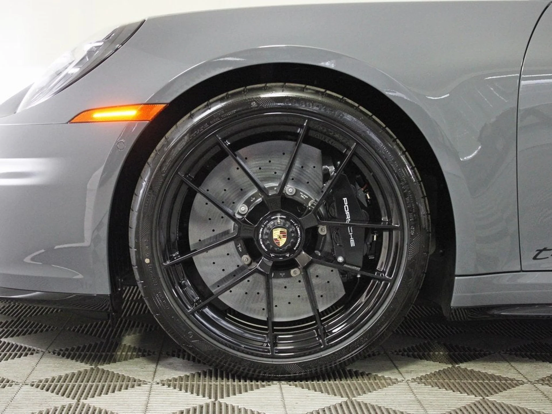 mph042_3521348292_43_f3e9f040f9