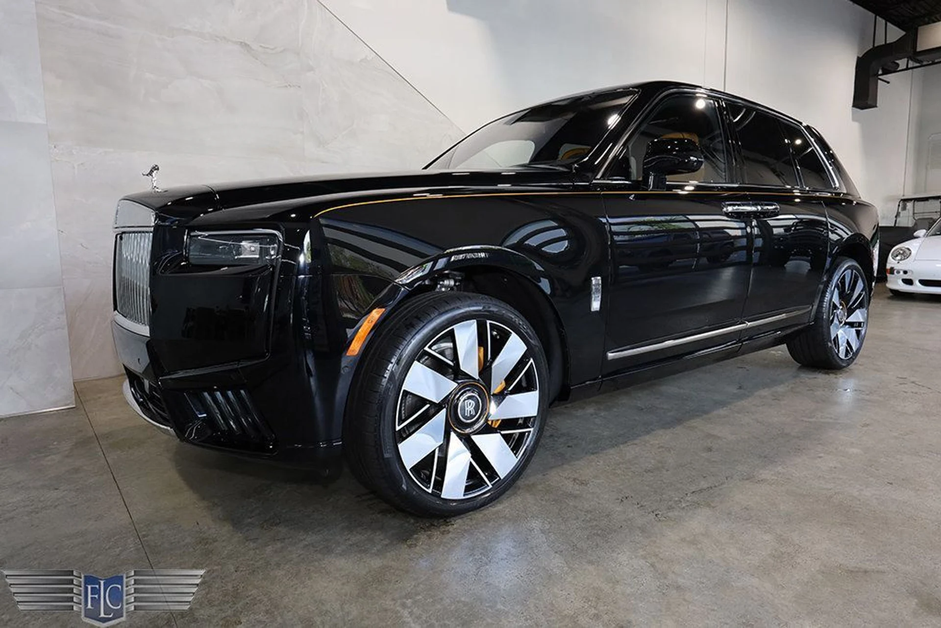 mph042_3526218281_used_2025_rolls_royce_cullinan_sportutility_9689_22896189_43_1024_674eb4168a
