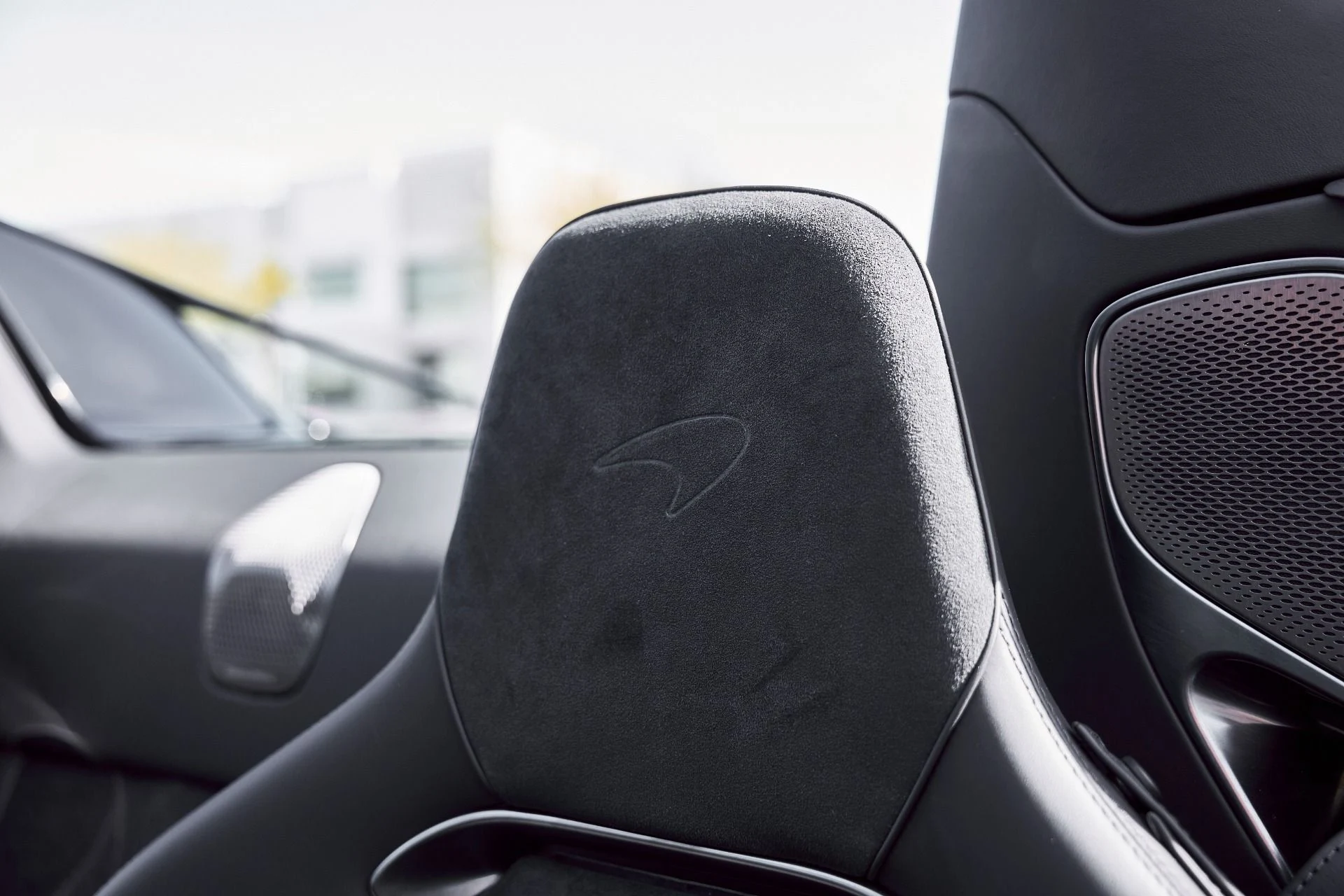 mph042_3531025367_Used_2025_Mc_Laren_Artura_Performance_1772246920_7761131958