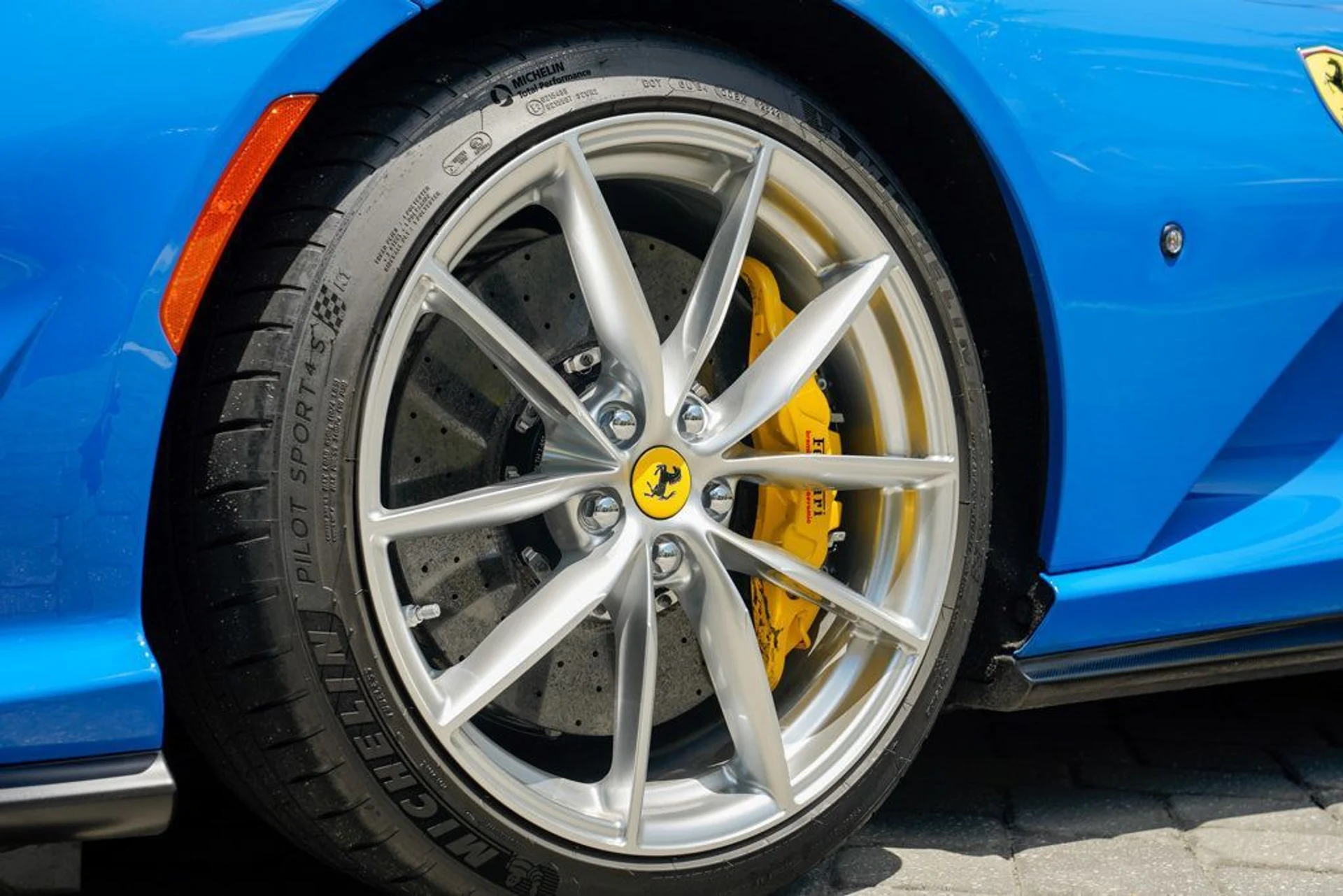 mph042_3533961754_used_2022_ferrari_812_gts_convertible_14354_22898644_43_1024_55d4ae8d2c