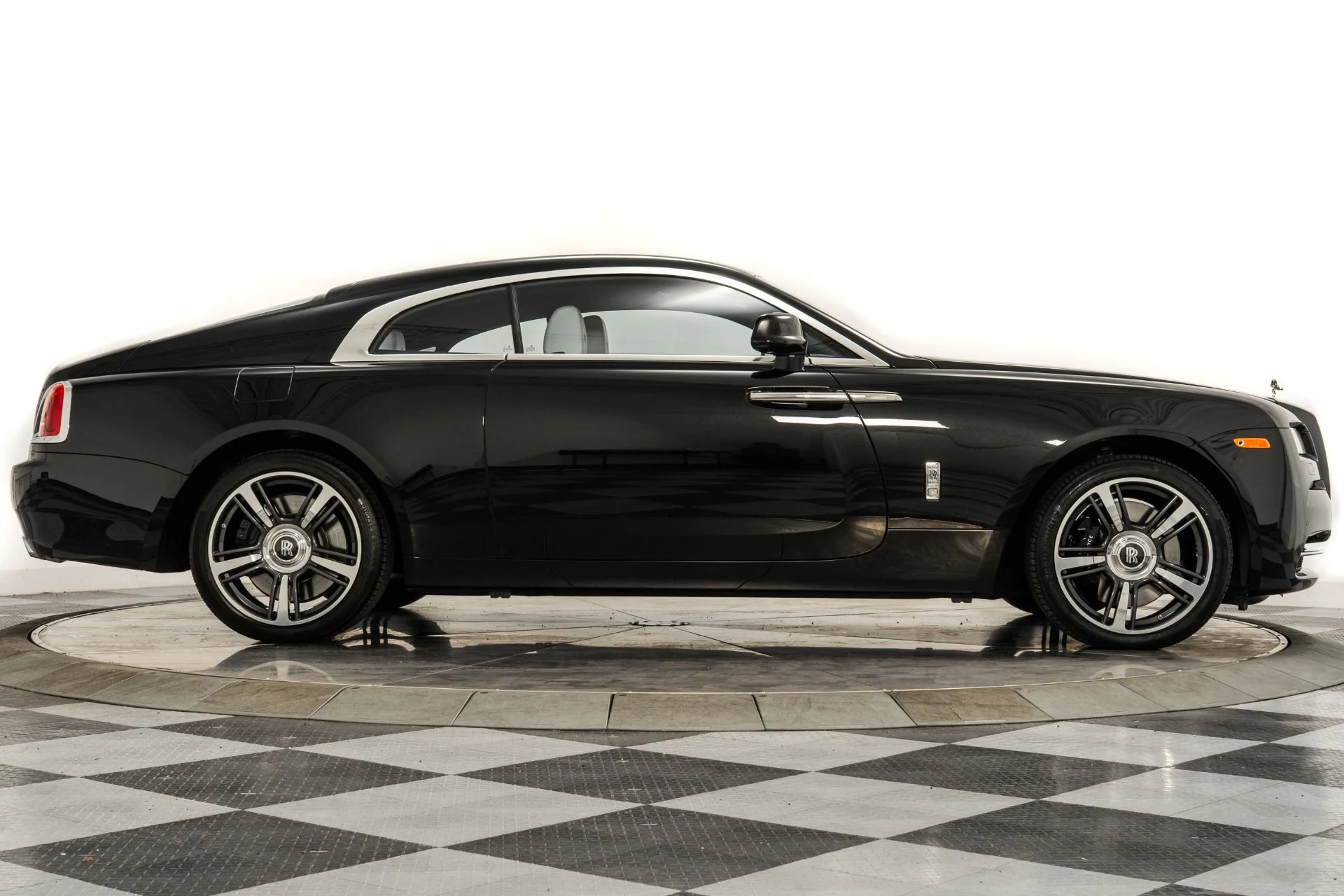 mph042_3540926986_Used_2016_Rolls_Royce_Wraith_1759423730_d996f344fa