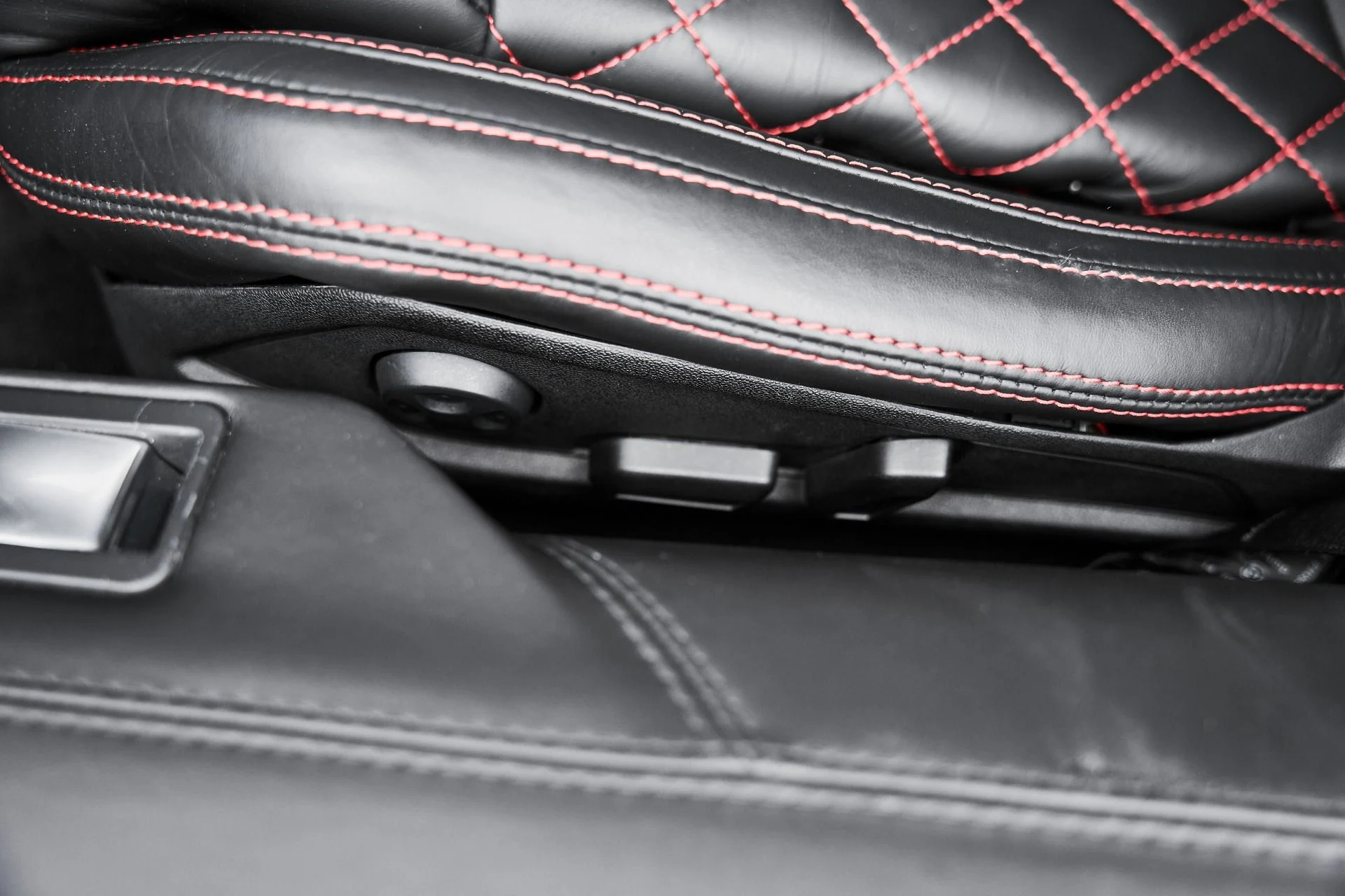 mph042_3543087247_Used_2018_Lamborghini_Aventador_S_Base_1775006885_a02ed5d6f9