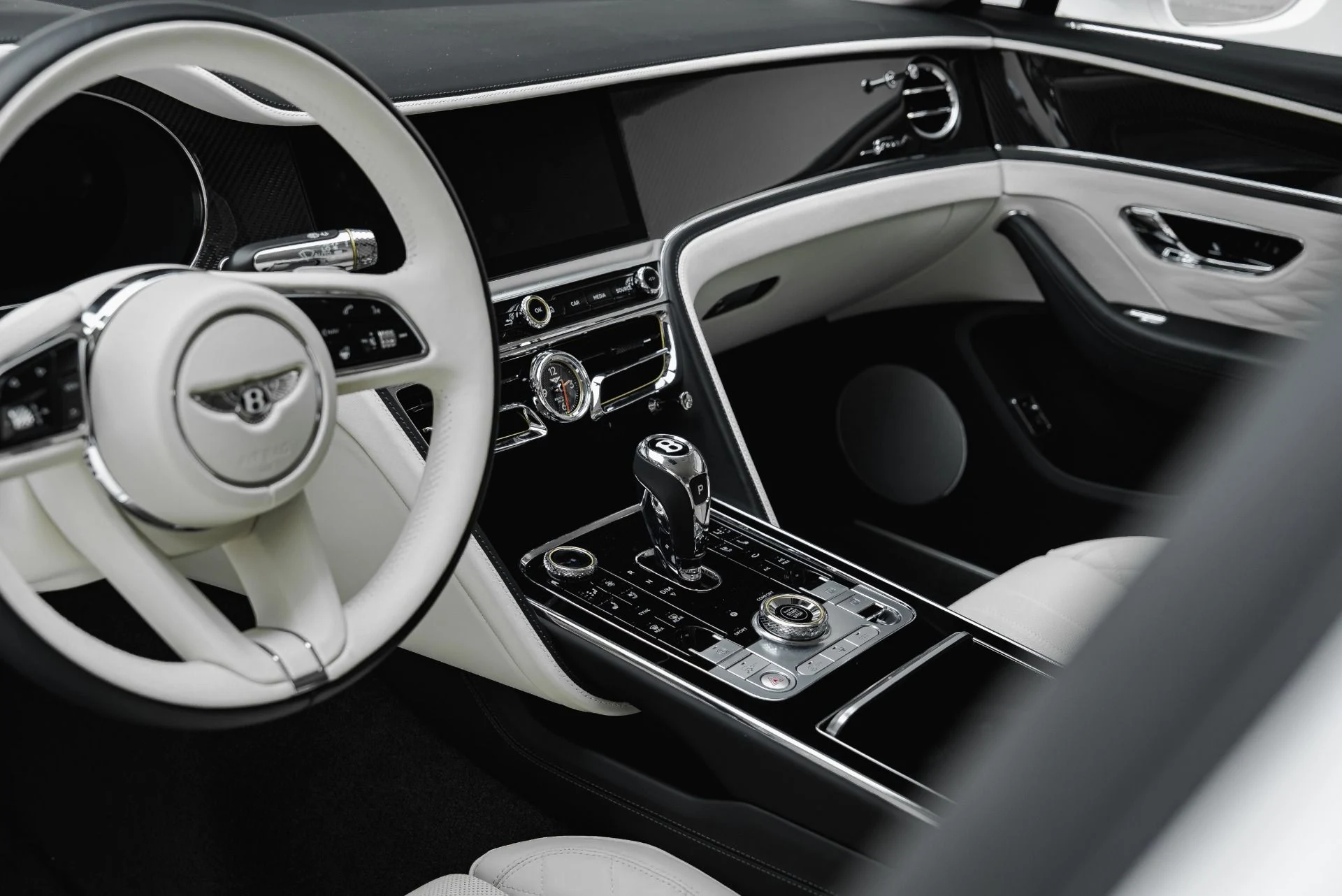 mph042_3559209814_Used_2024_Bentley_Flying_Spur_Speed_1793378294_6830f31712