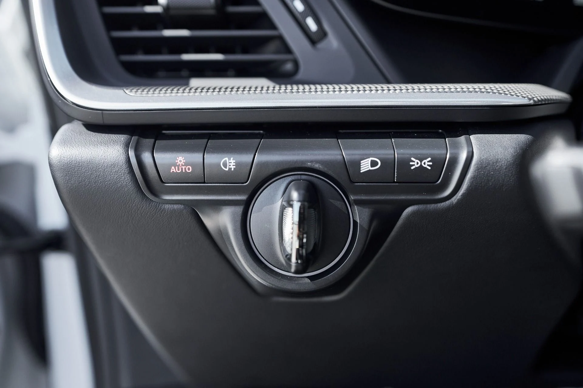 mph042_3559641418_Used_2025_Porsche_911_Turbo_S_1762914280_0732eda5f9