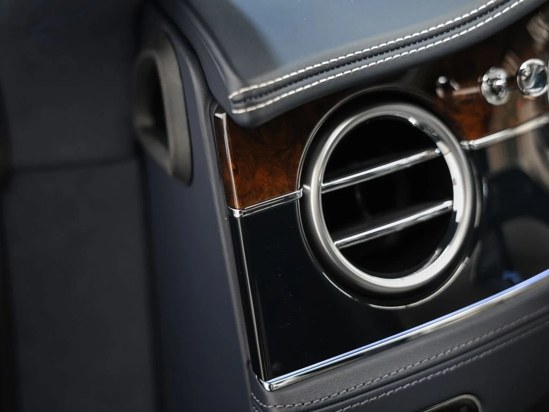 mph042_3561062652_43_65a427b7ac