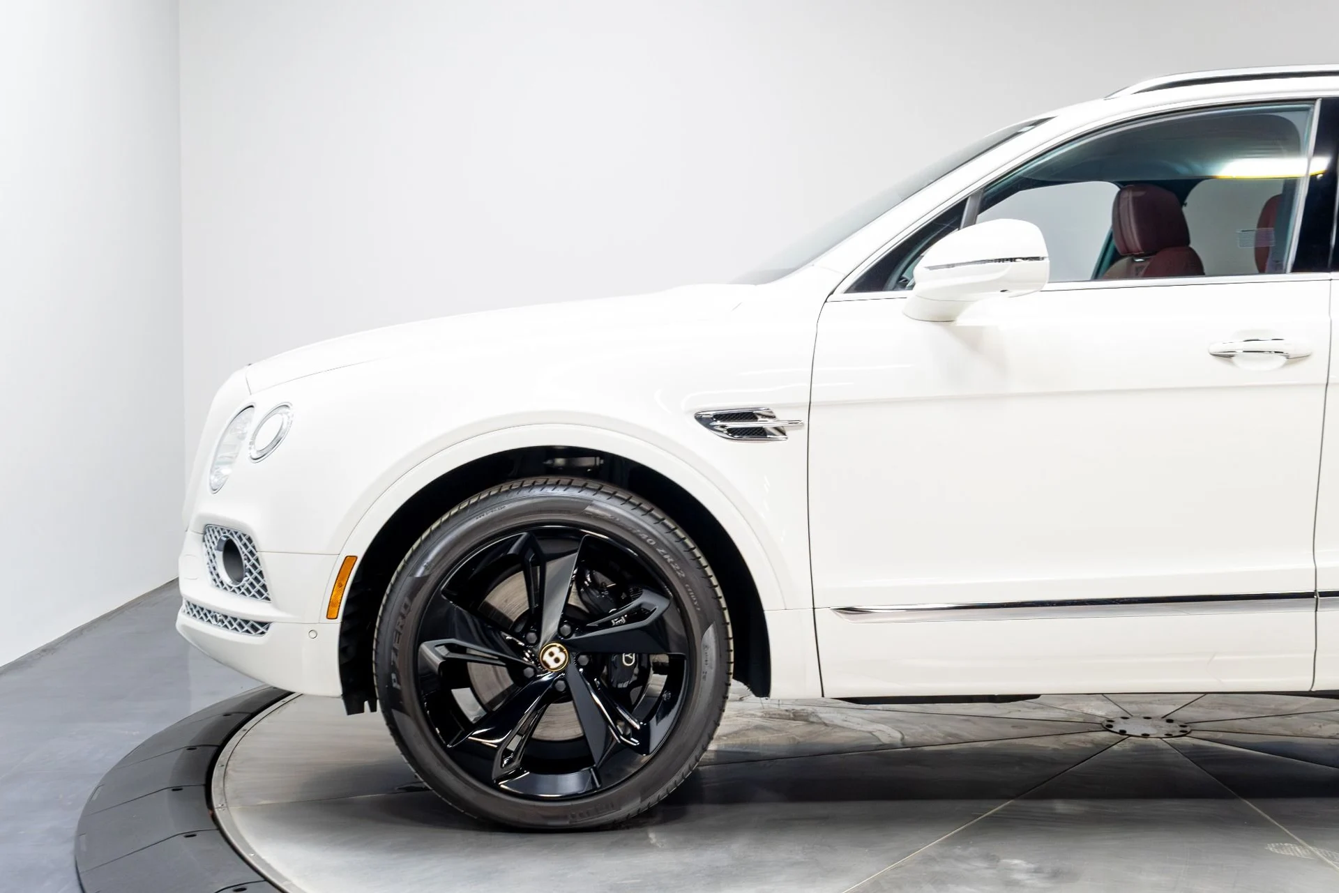 mph042_3564958108_Used_2020_Bentley_Bentayga_V8_1774292202_e15ef221db