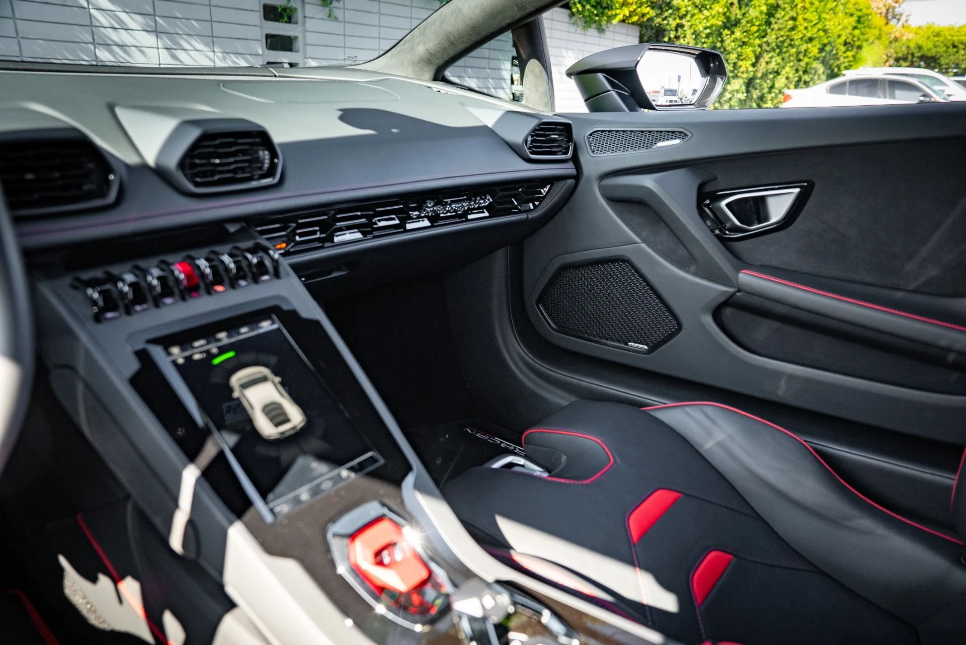 mph042_3584719541_Used_2022_Lamborghini_Huracan_EVO_1762801528_d7c4a8e9fb