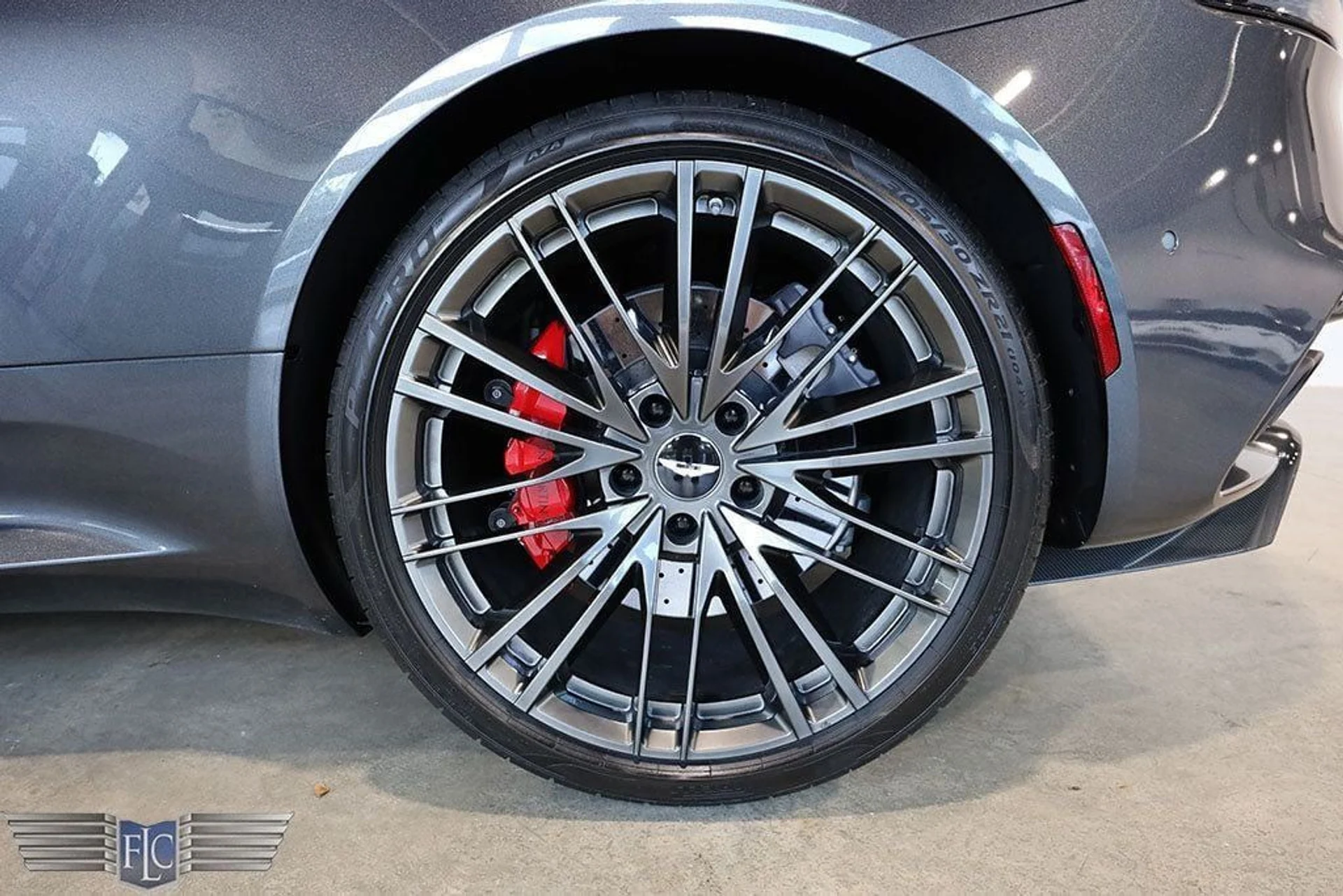 mph042_3587829135_used_2022_aston_martin_dbs_superleggeracoupe_9689_23016120_43_1024_ec1462649d