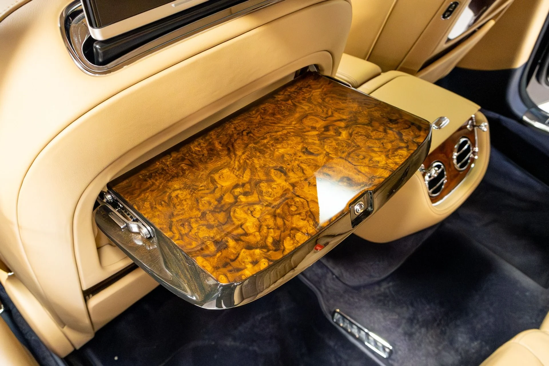 mph042_3594687002_Used_2017_Bentley_Mulsanne_1775514187_c4fa65ead1